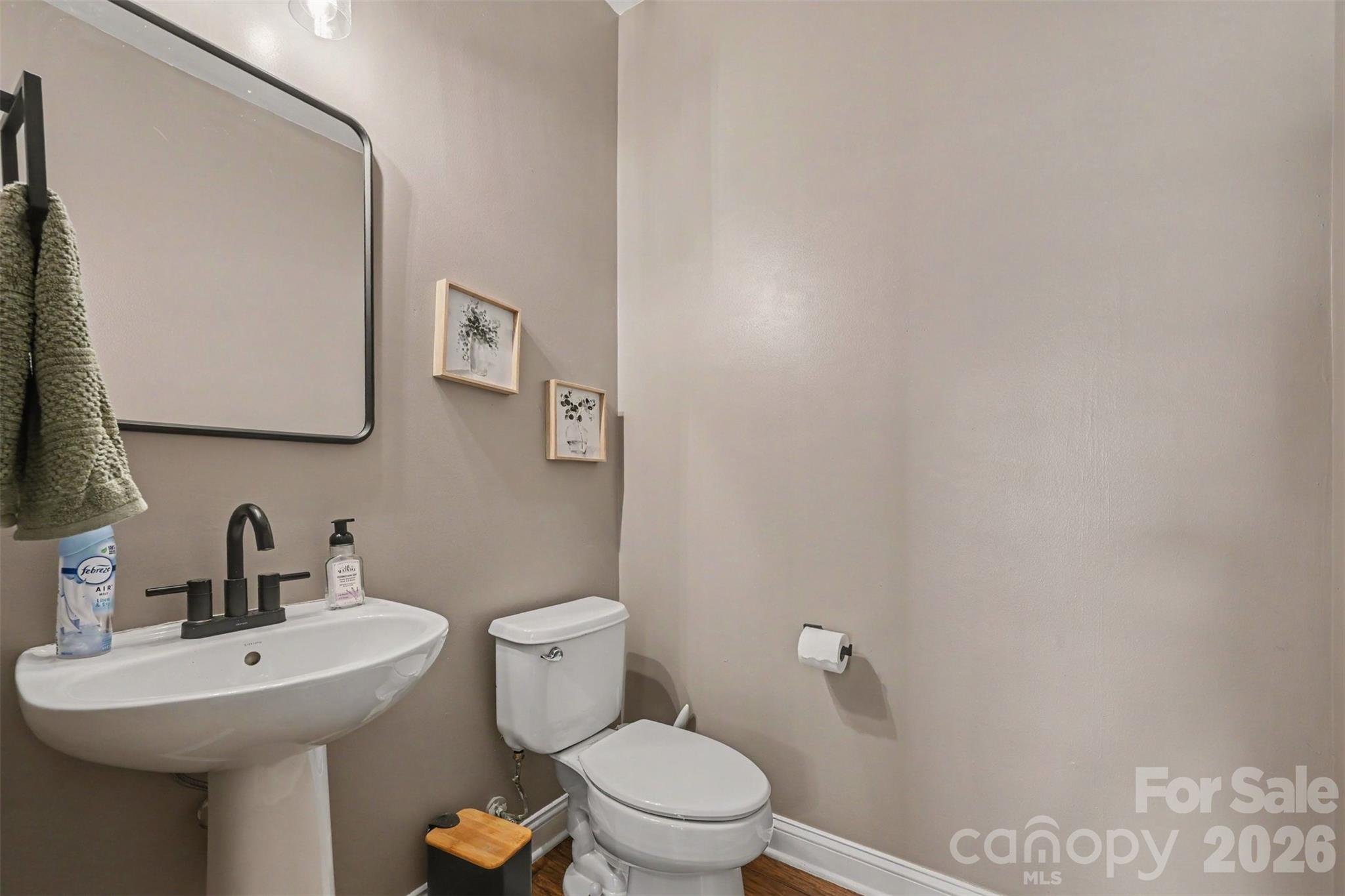 8915 Oransay Way — Charlotte