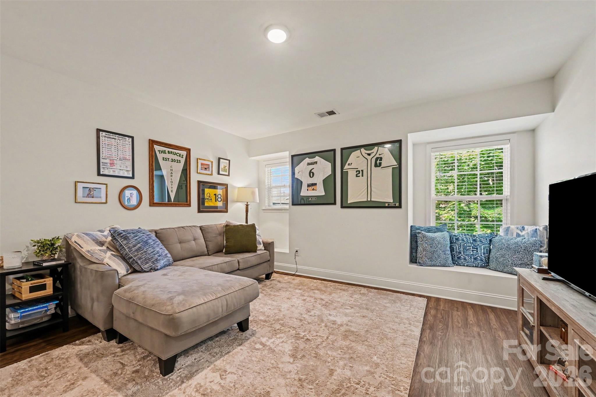 8915 Oransay Way — Charlotte