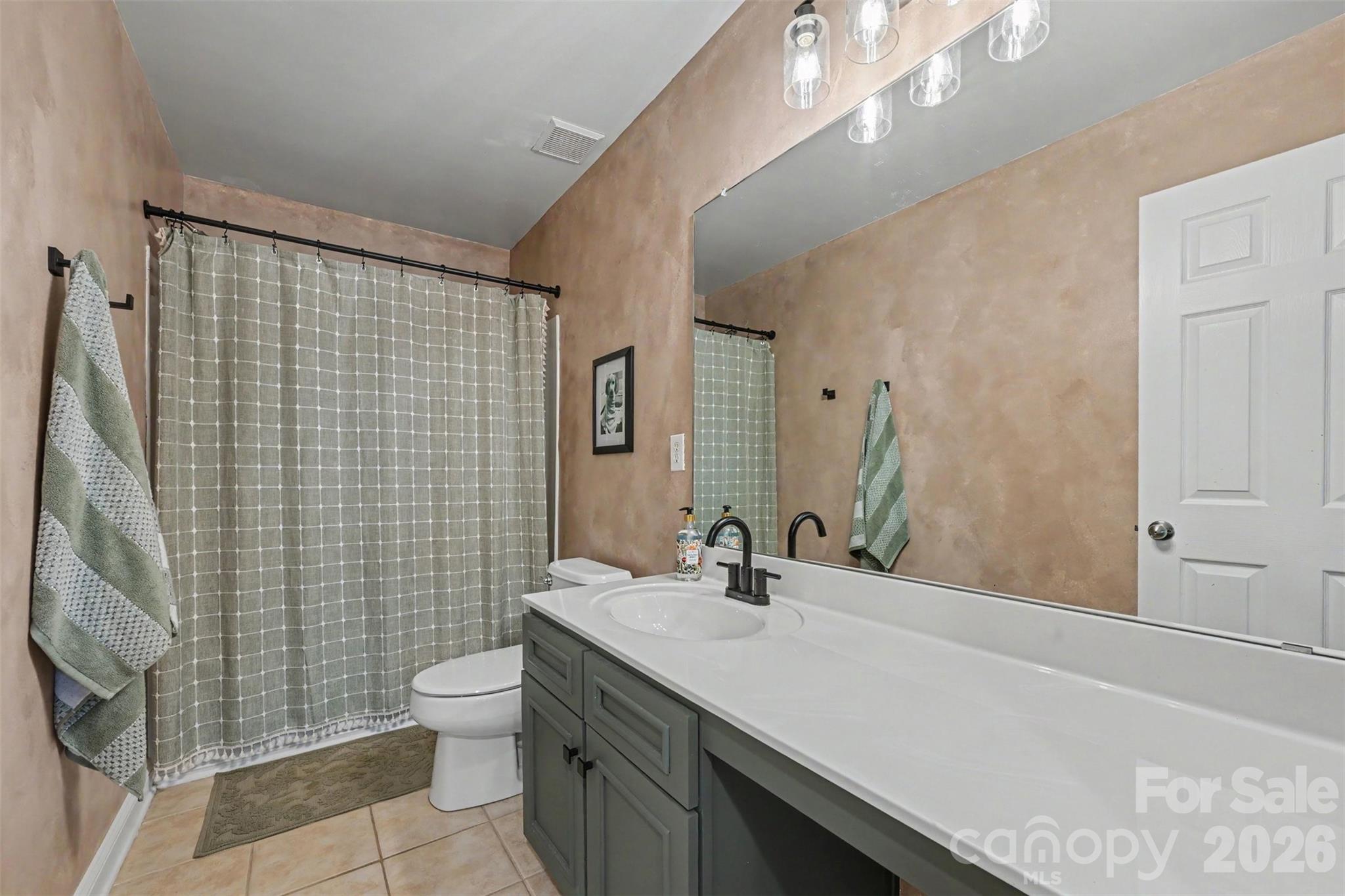 8915 Oransay Way — Charlotte
