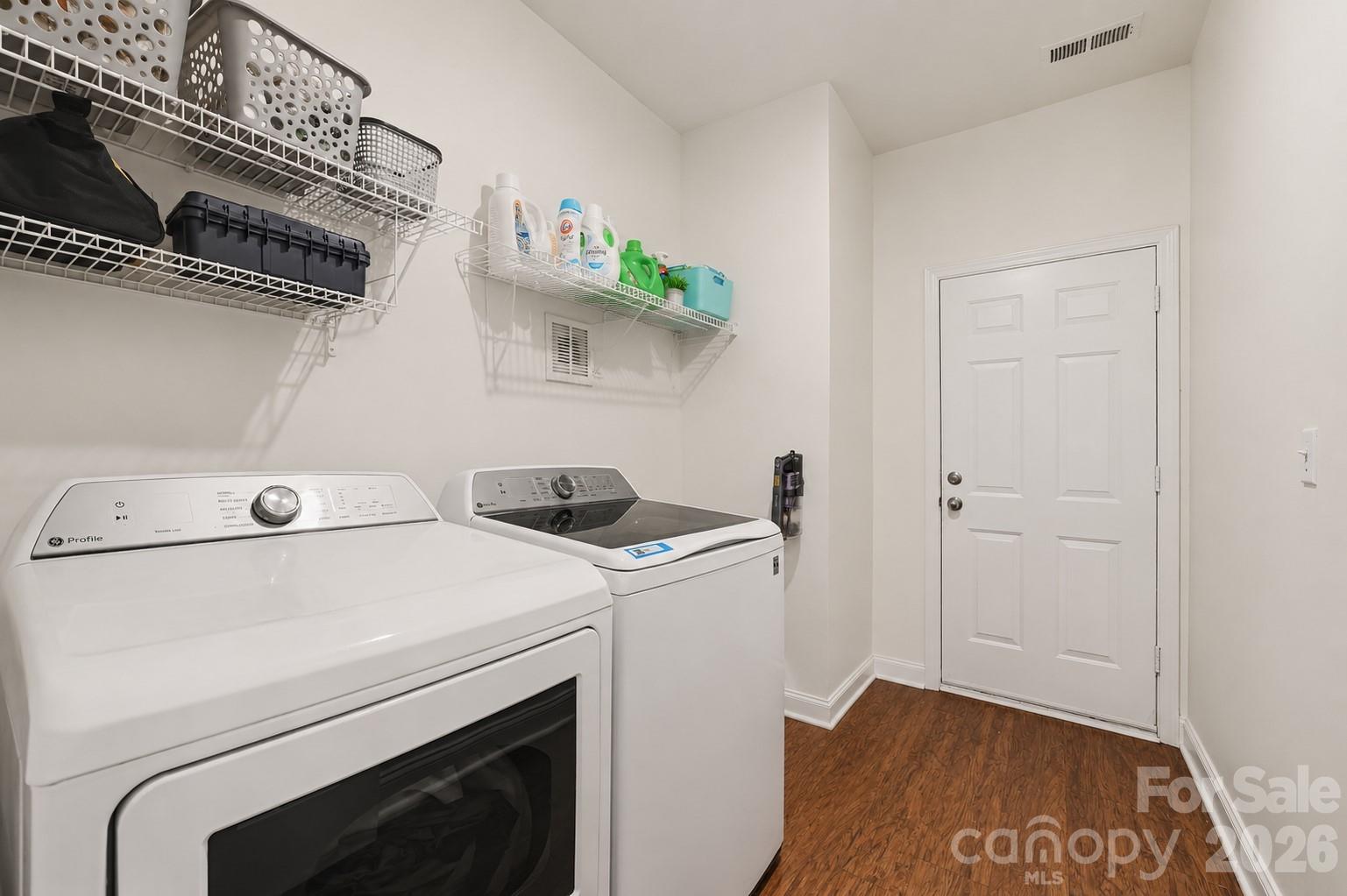 8915 Oransay Way — Charlotte