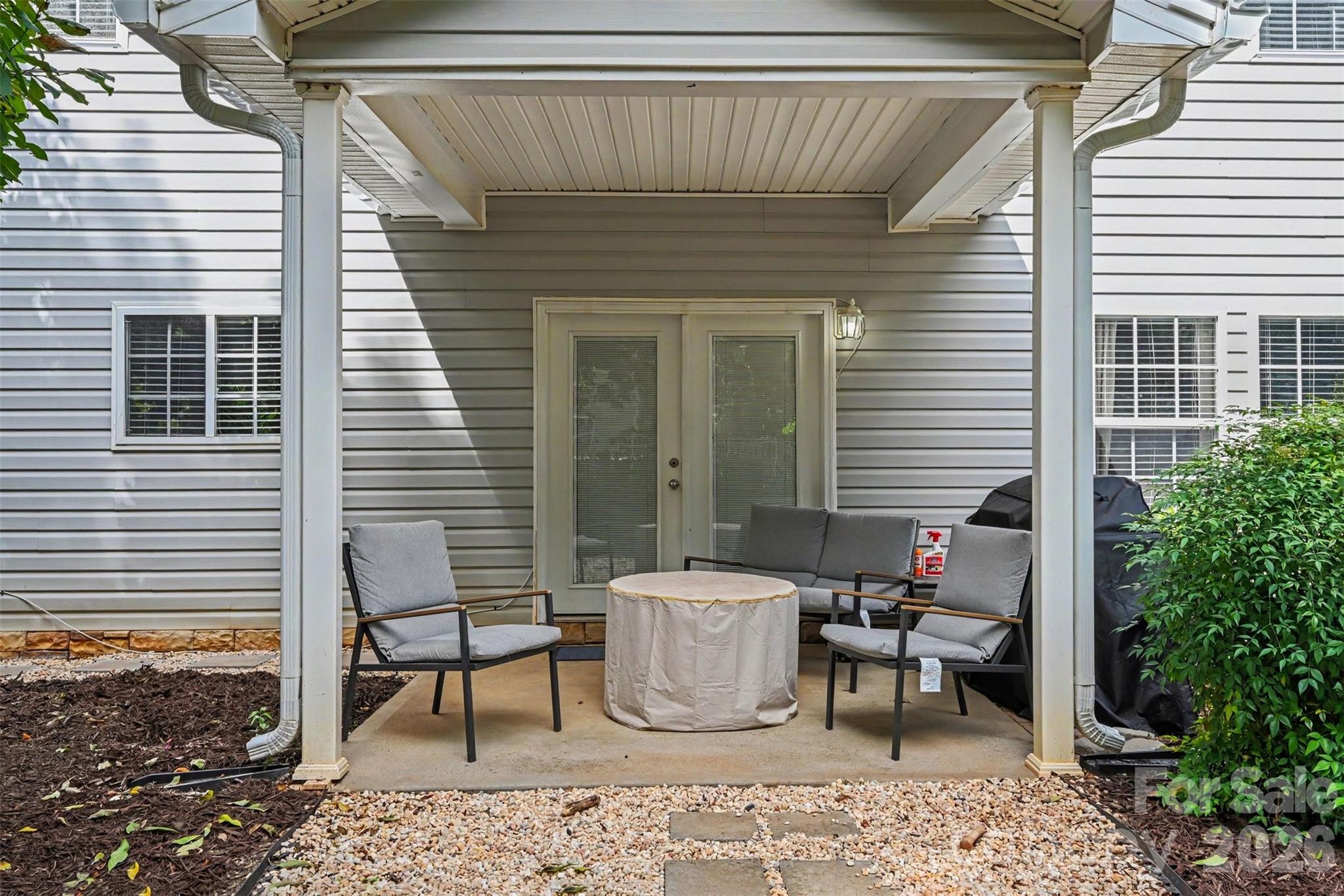 8915 Oransay Way — Charlotte