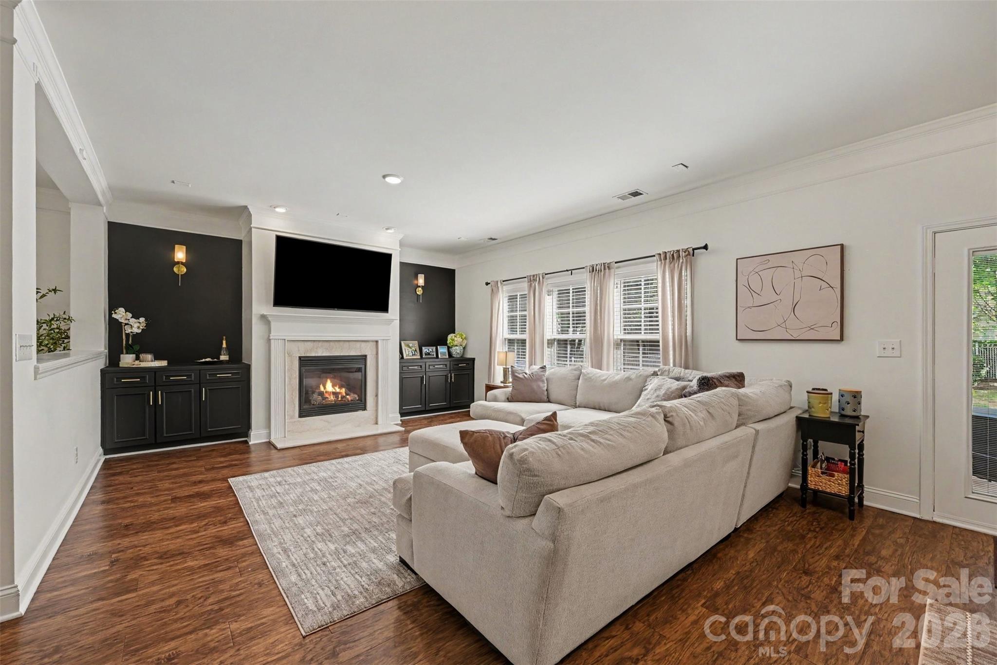 8915 Oransay Way — Charlotte