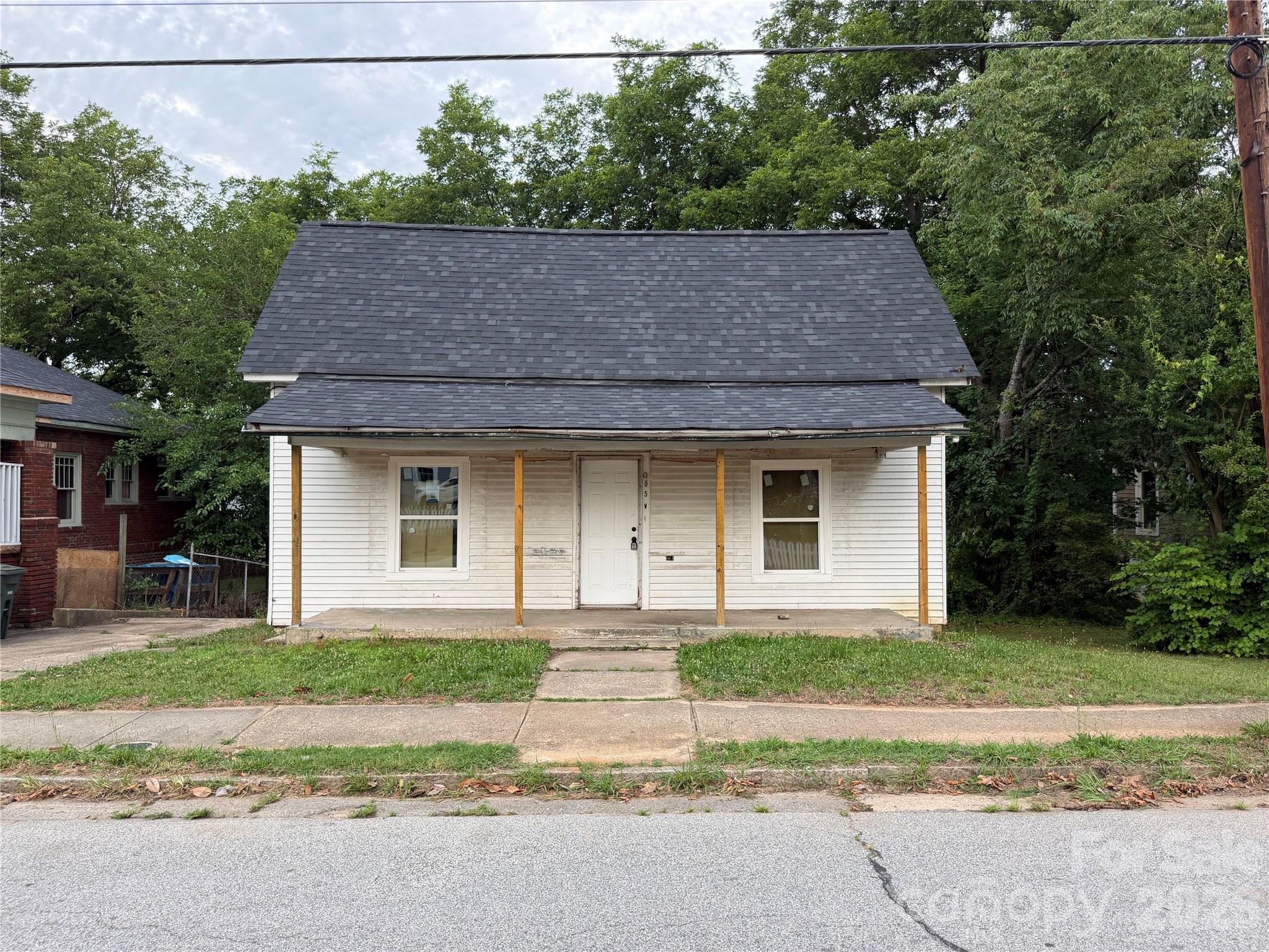 305 W Harrison Street — Salisbury