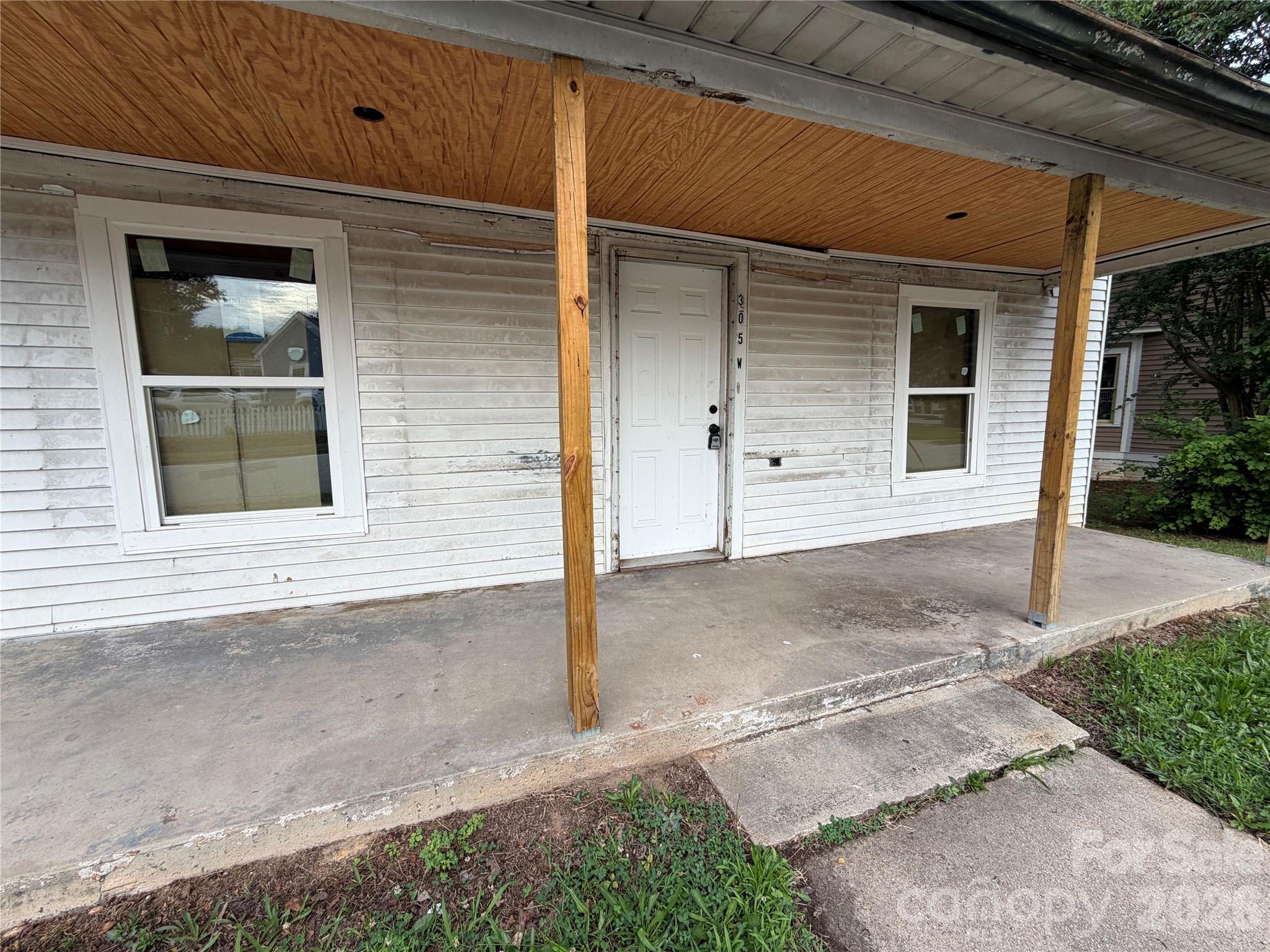 305 W Harrison Street — Salisbury