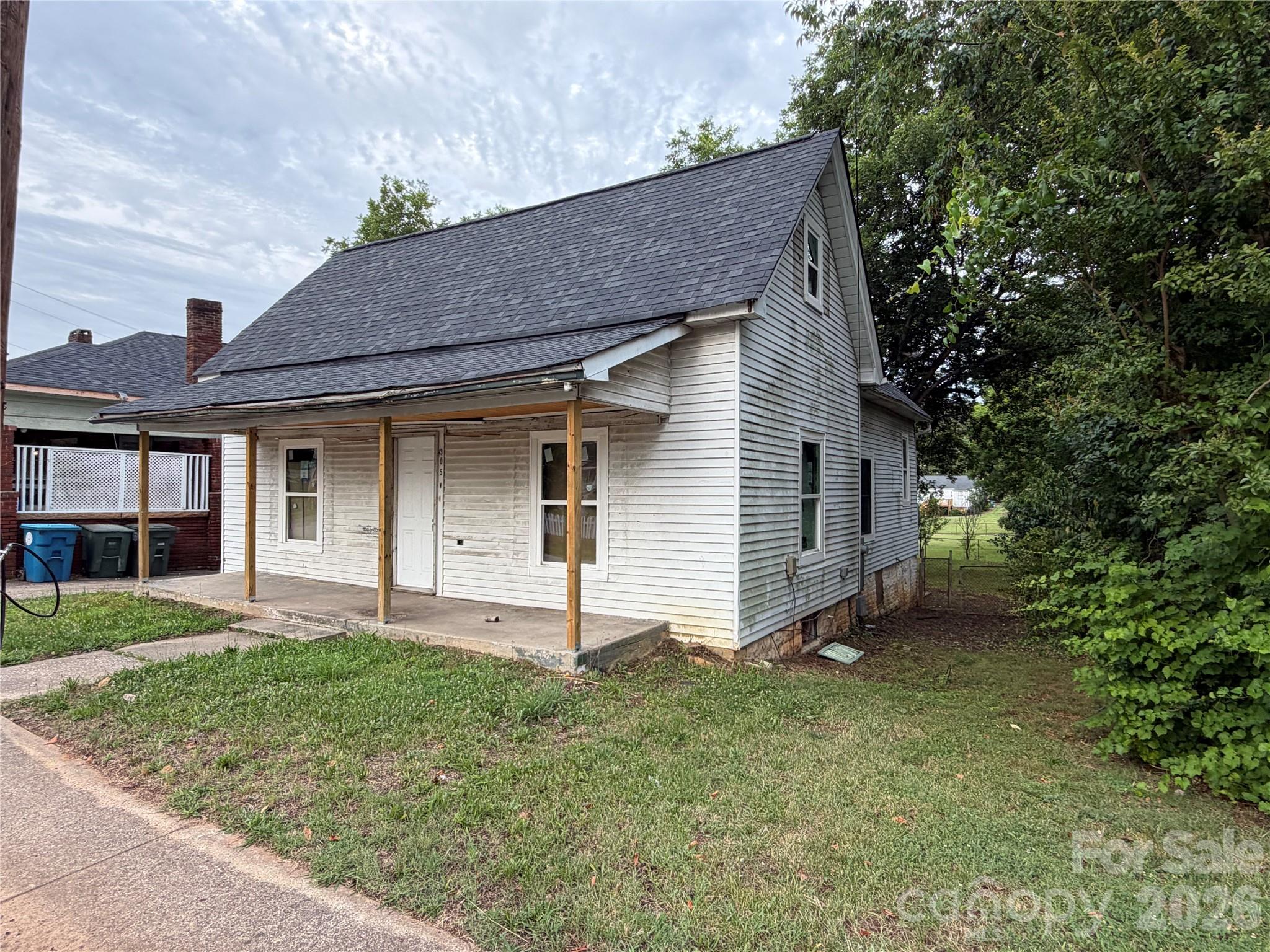 305 W Harrison Street — Salisbury
