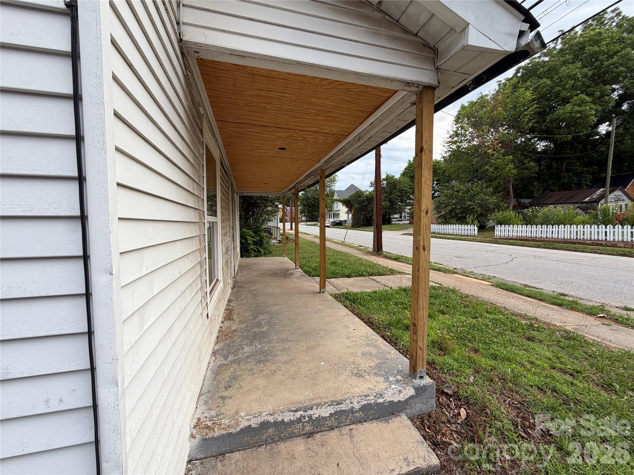 305 W Harrison Street — Salisbury