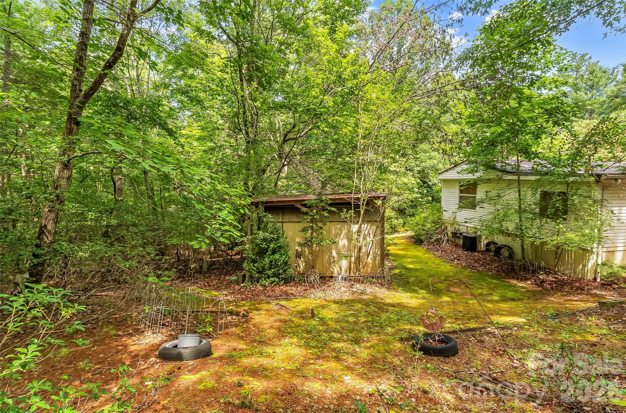 2040 Hampson Road — Morganton