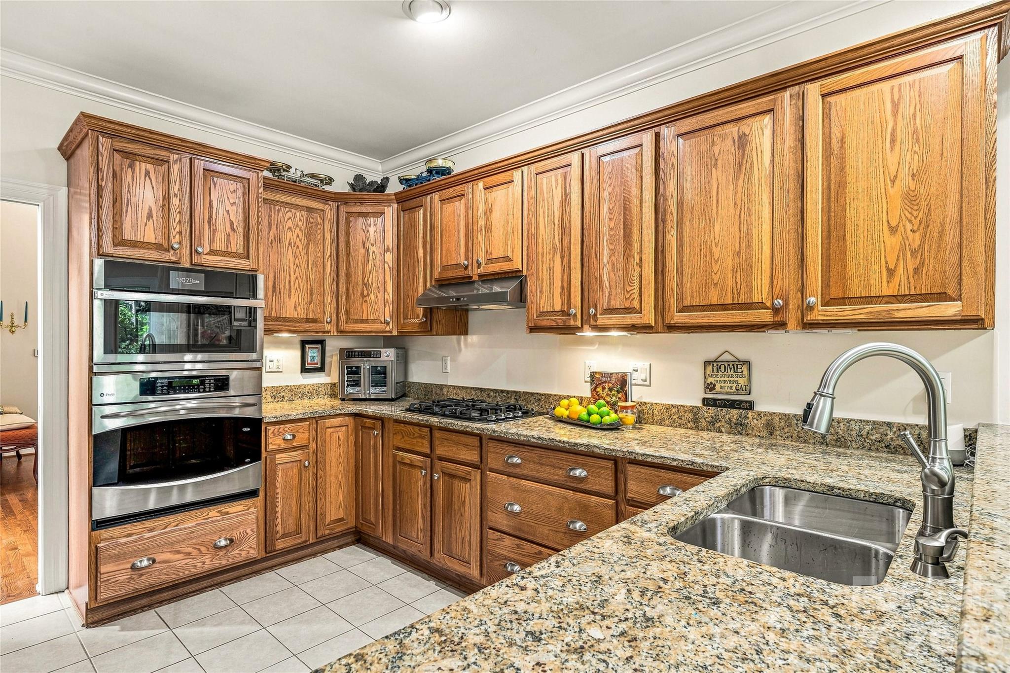 11 Tiverton Lane — Asheville