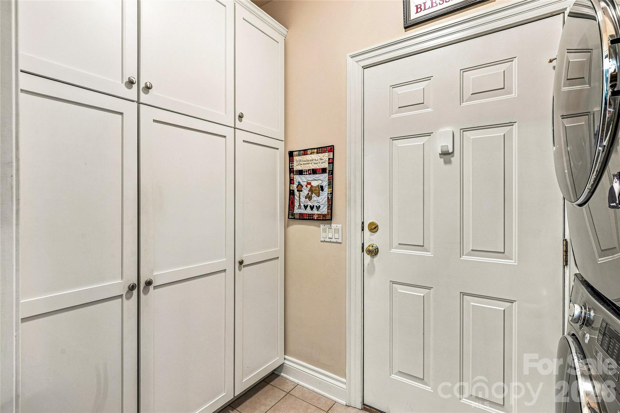 11 Tiverton Lane — Asheville