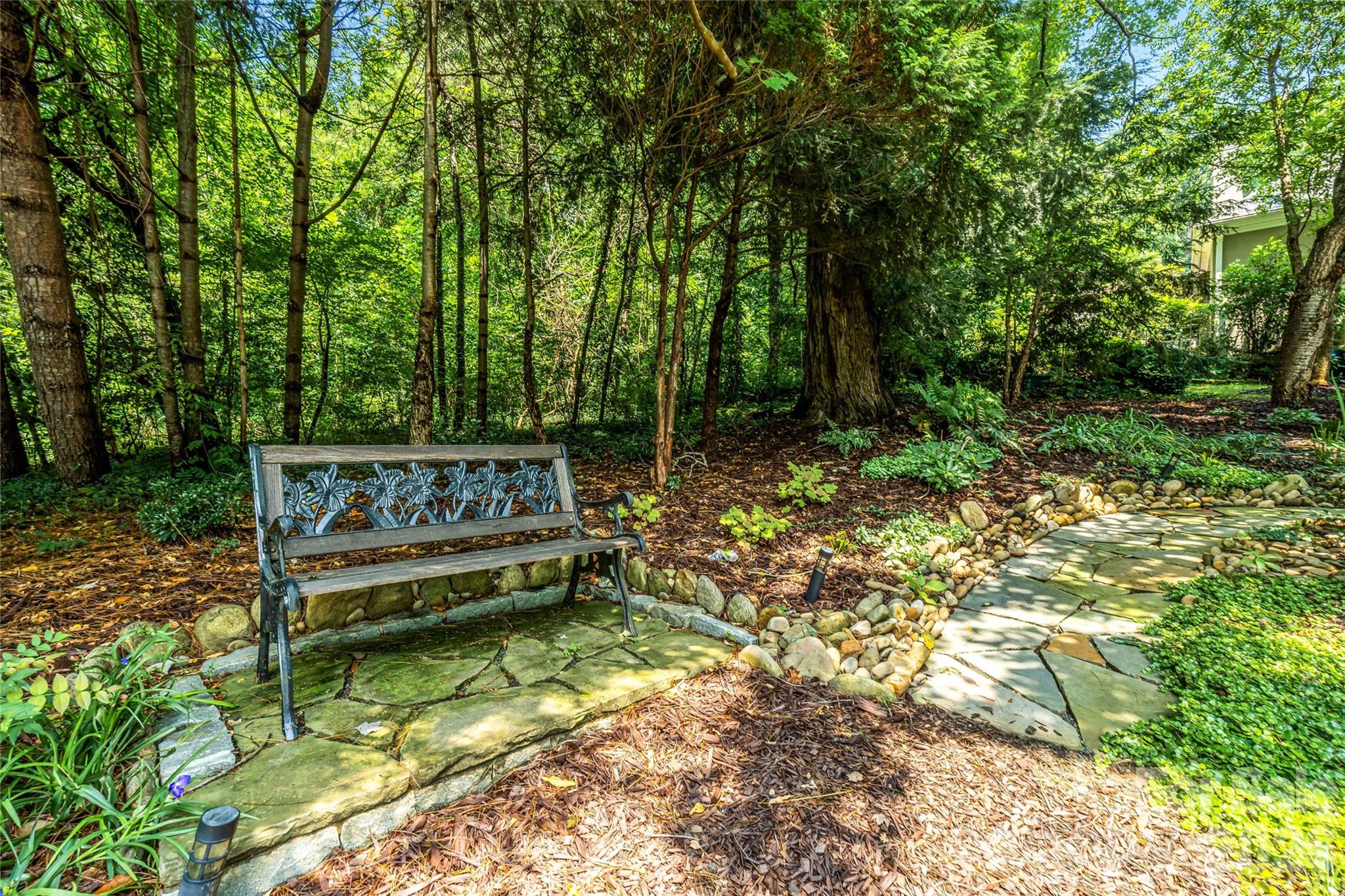 11 Tiverton Lane — Asheville
