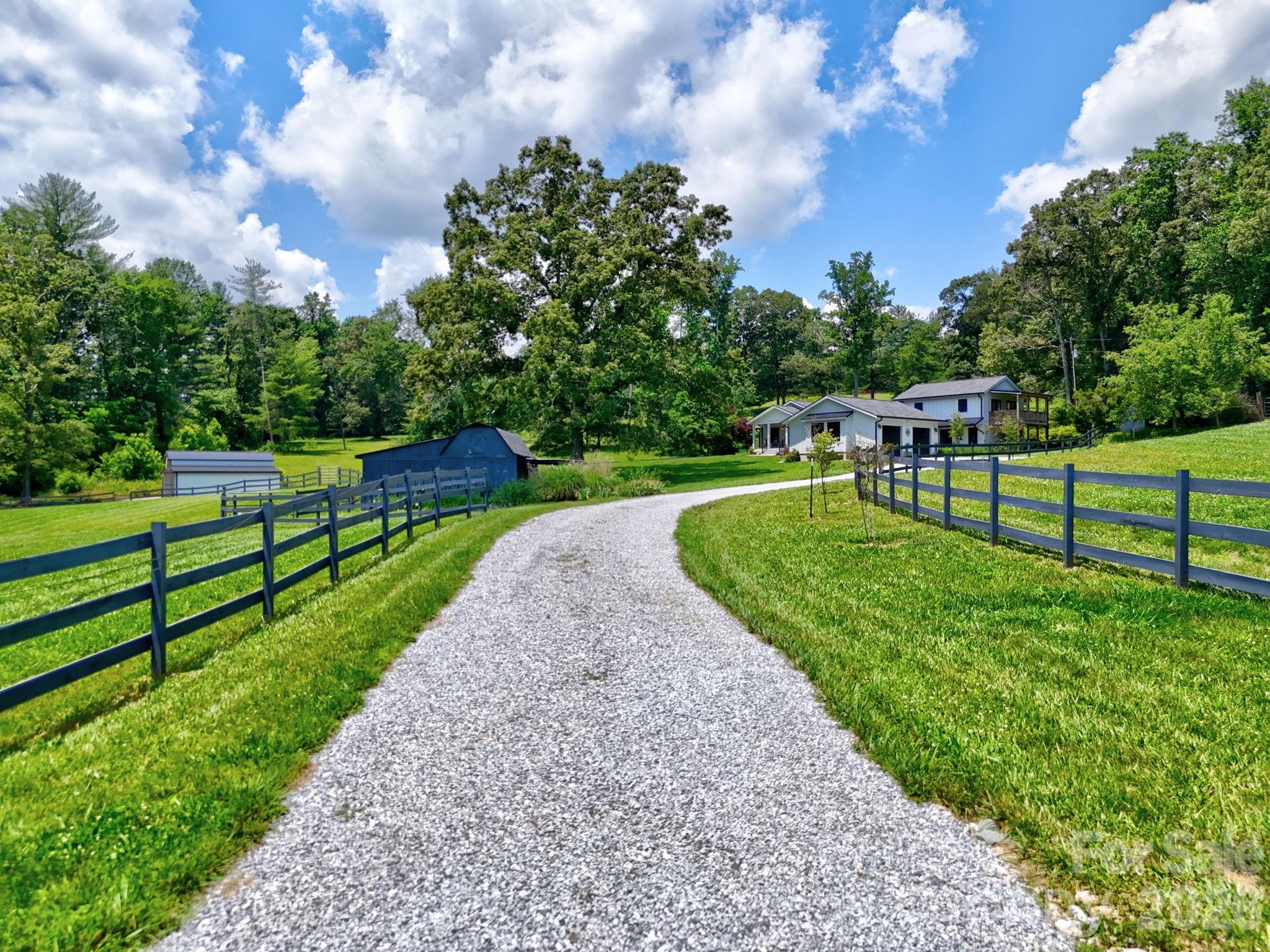 23 Lindsey Loop Road — Fletcher