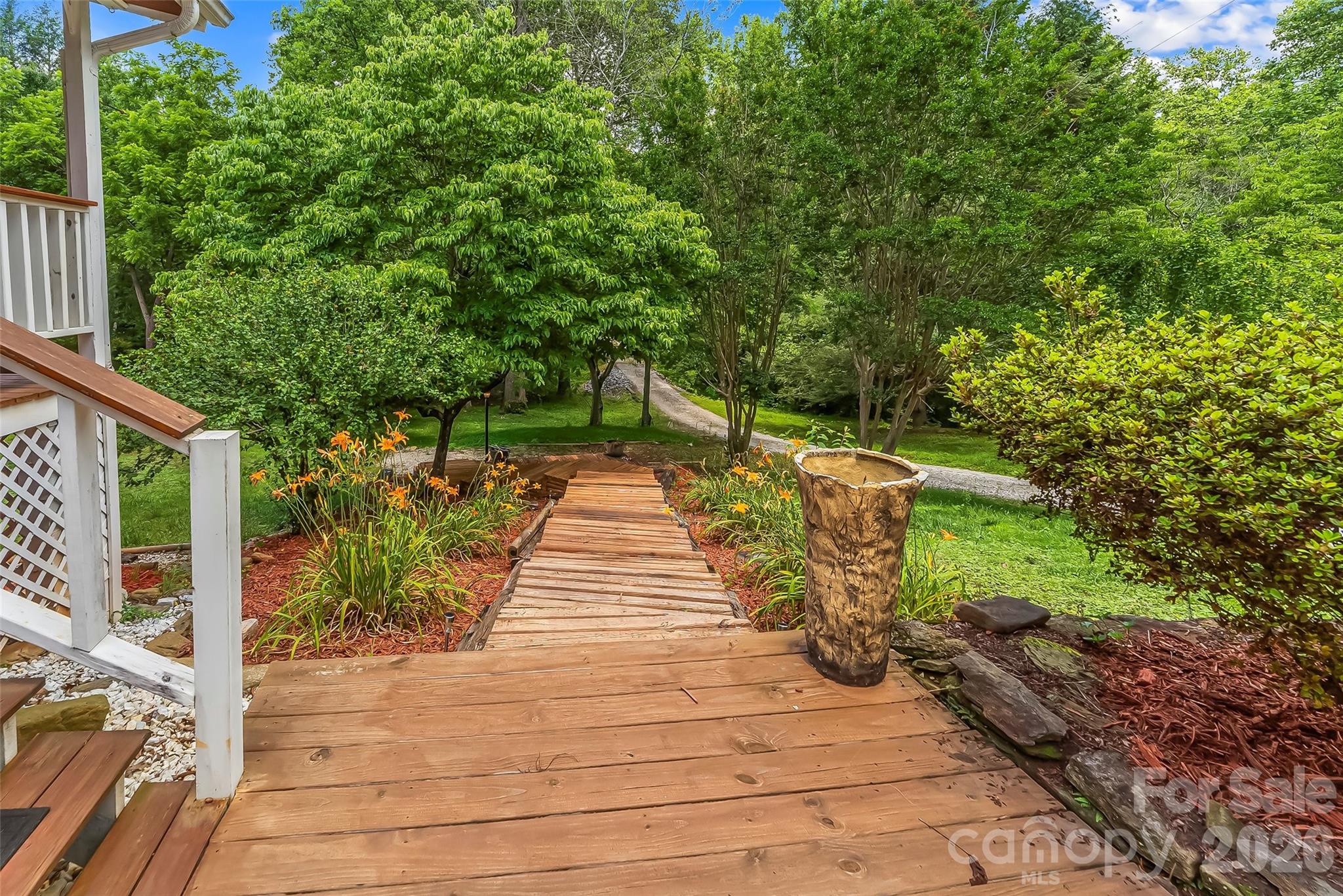 72 Paradise Lane — Old Fort