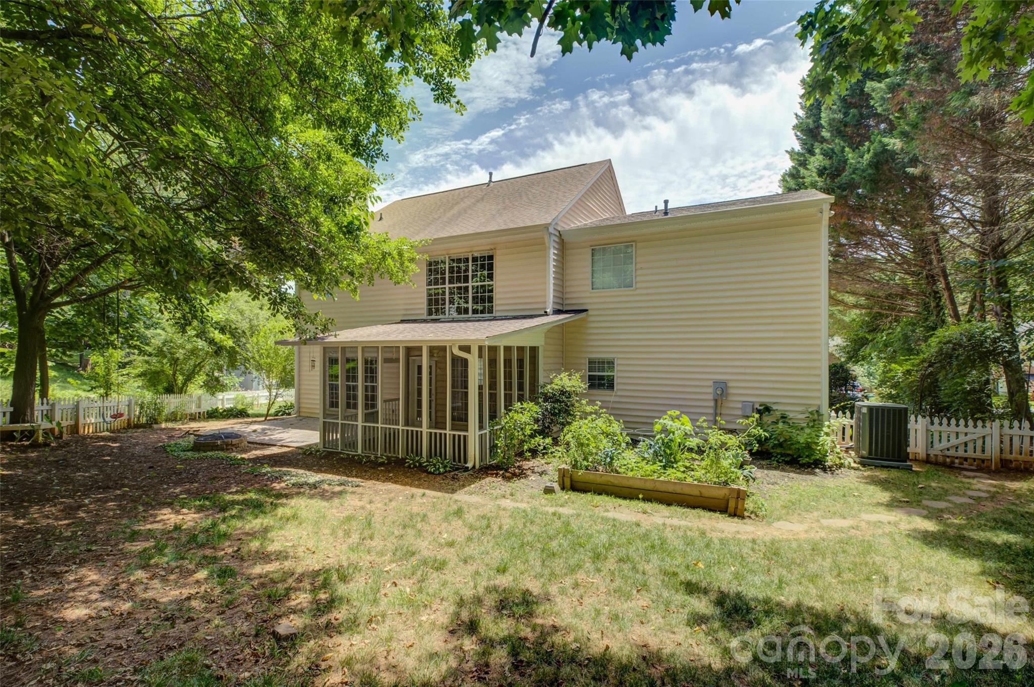 118 Creekside Drive — Fort Mill