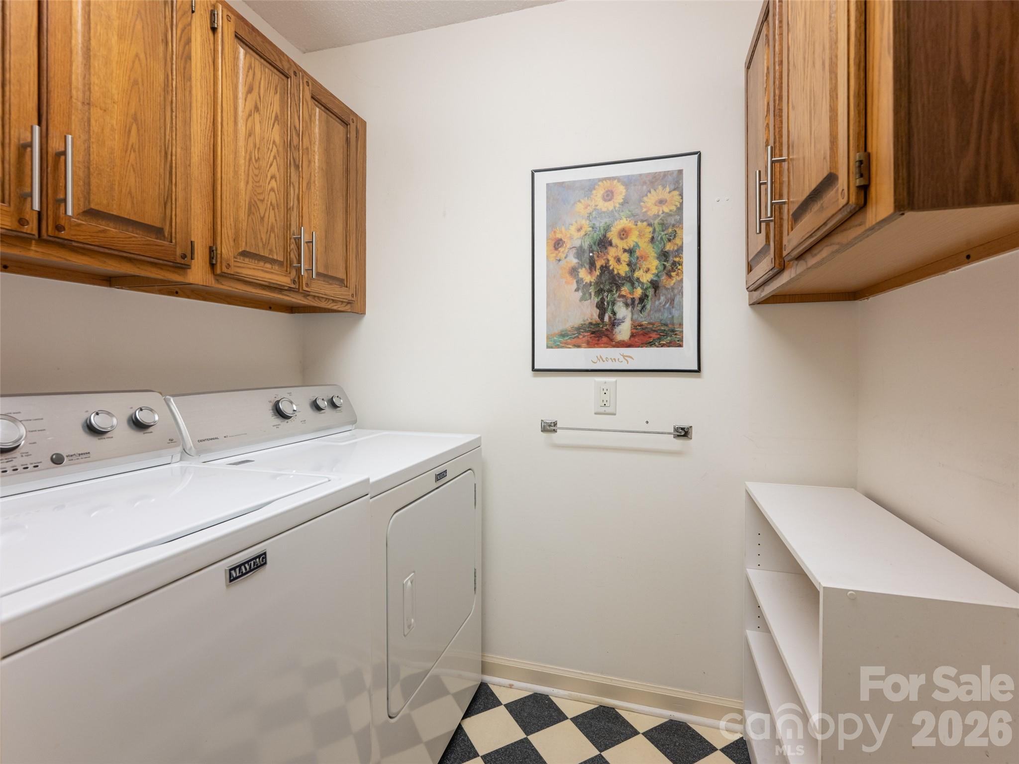 112 Live Oak Lane — Hendersonville
