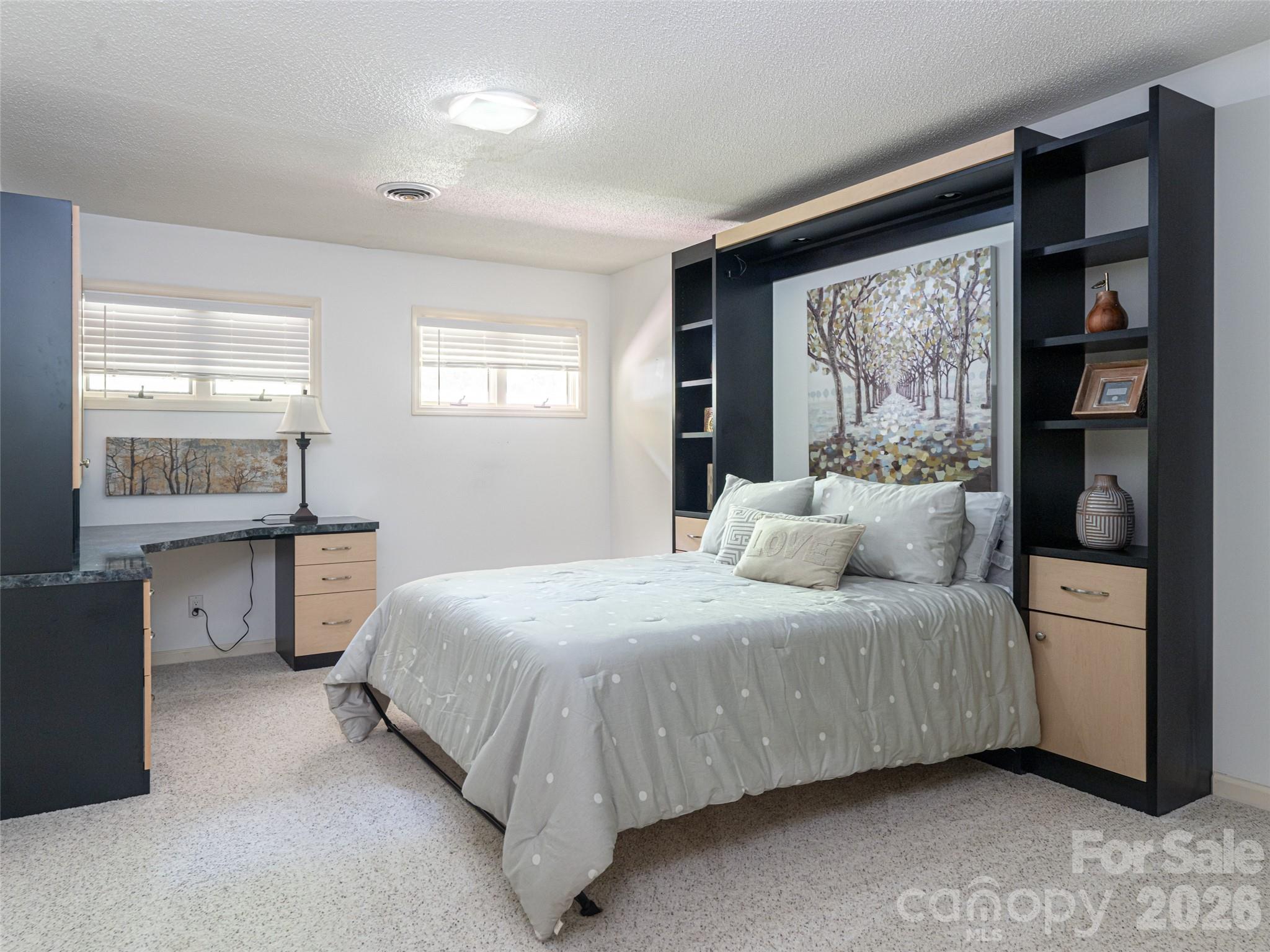 112 Live Oak Lane — Hendersonville
