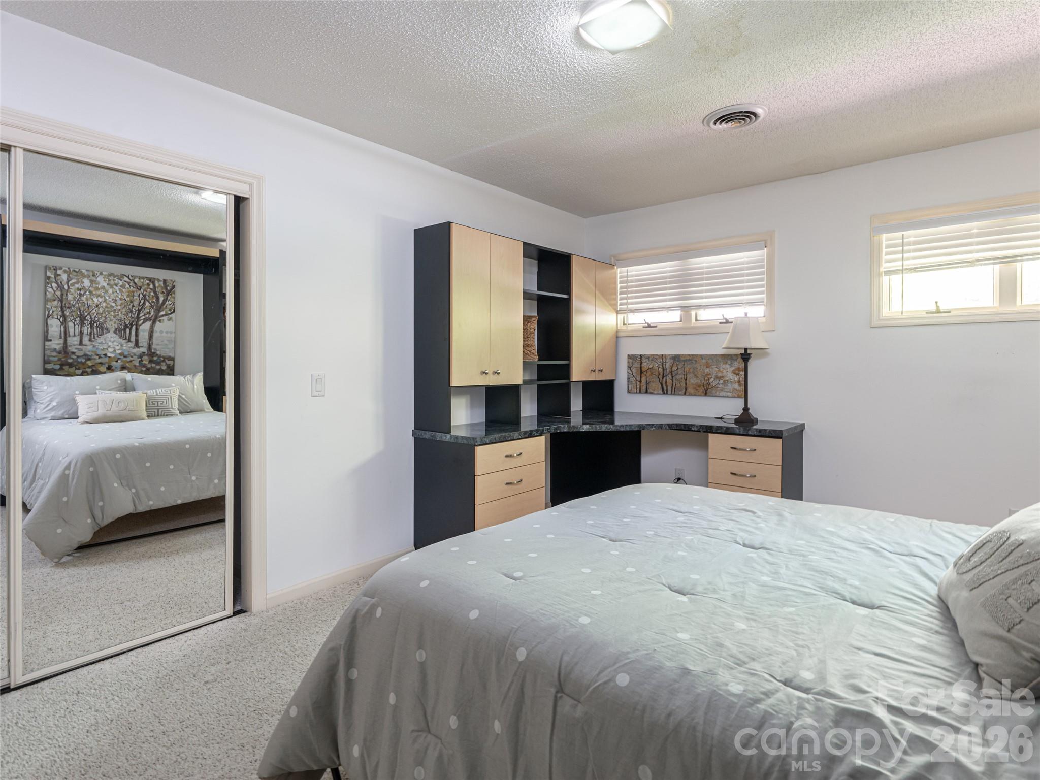 112 Live Oak Lane — Hendersonville