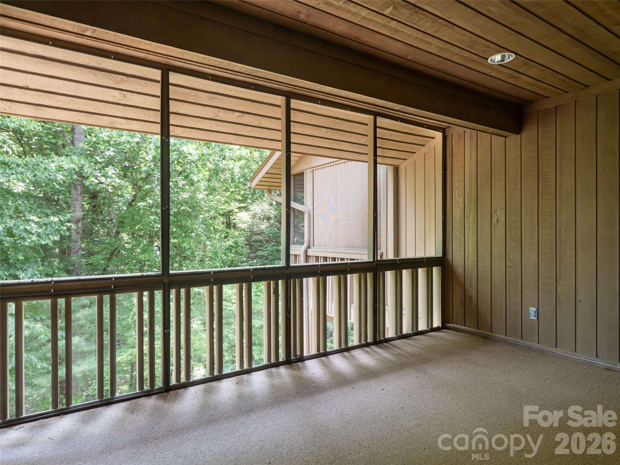 112 Live Oak Lane — Hendersonville