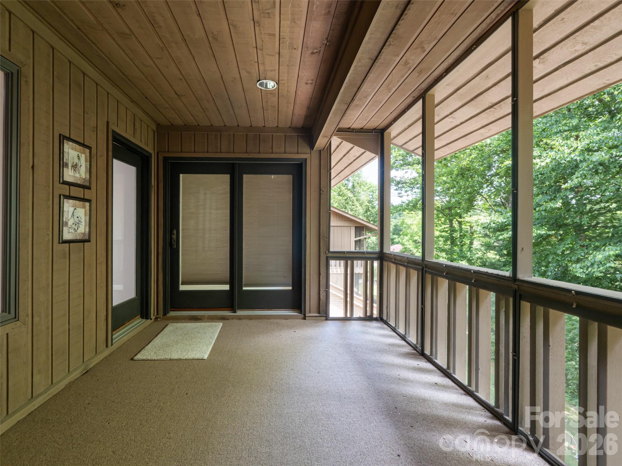 112 Live Oak Lane — Hendersonville