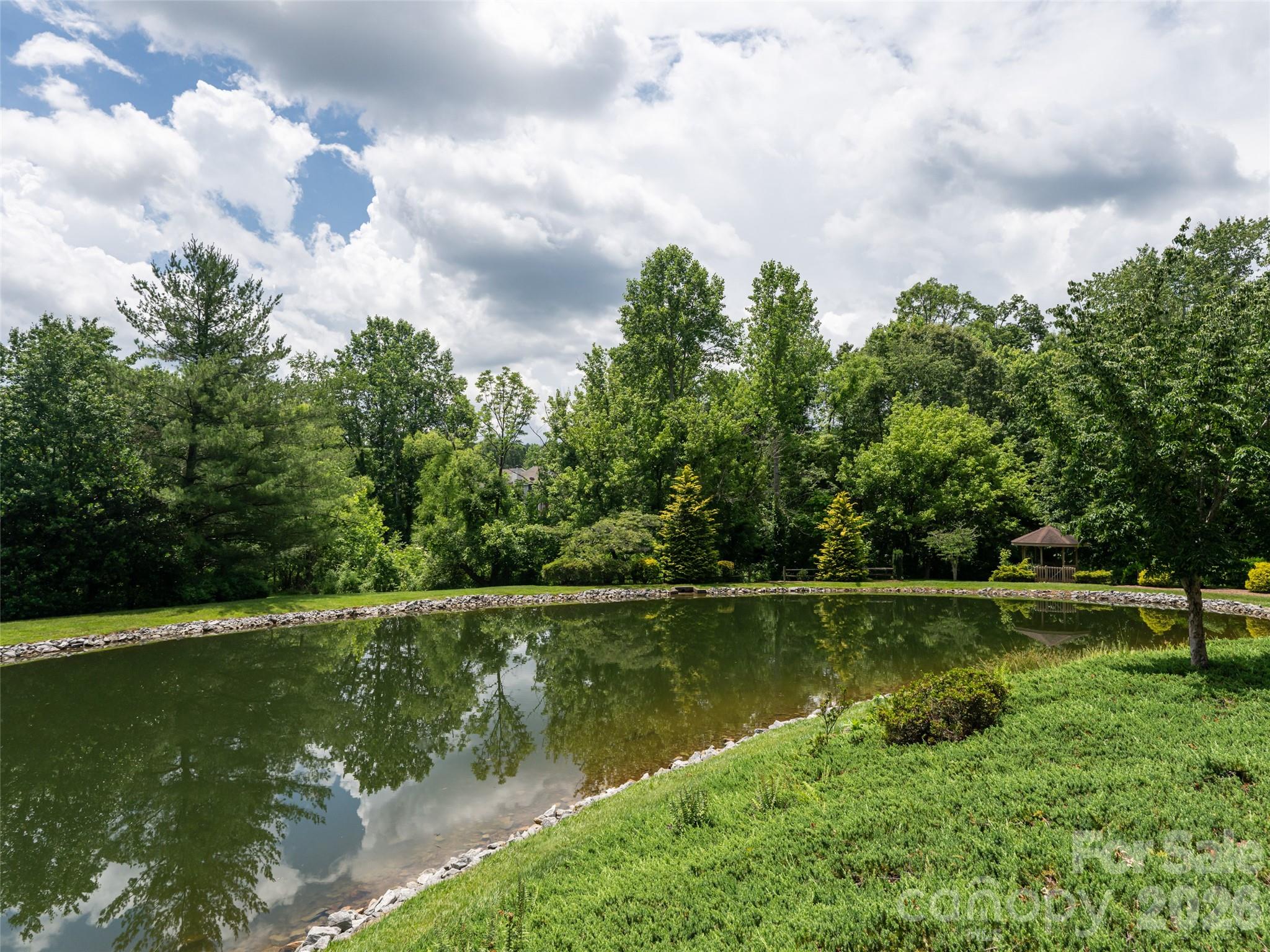 112 Live Oak Lane — Hendersonville