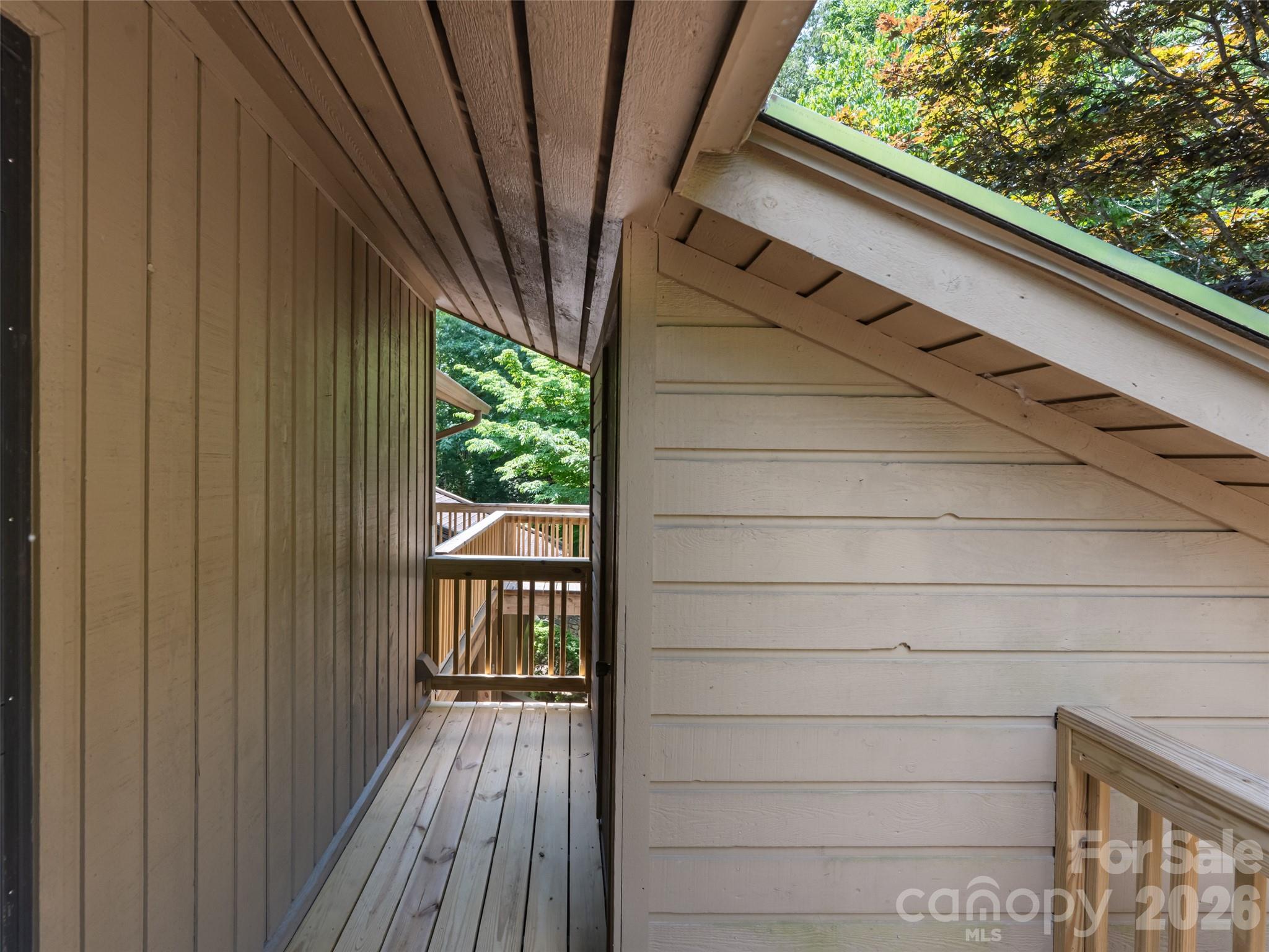 112 Live Oak Lane — Hendersonville