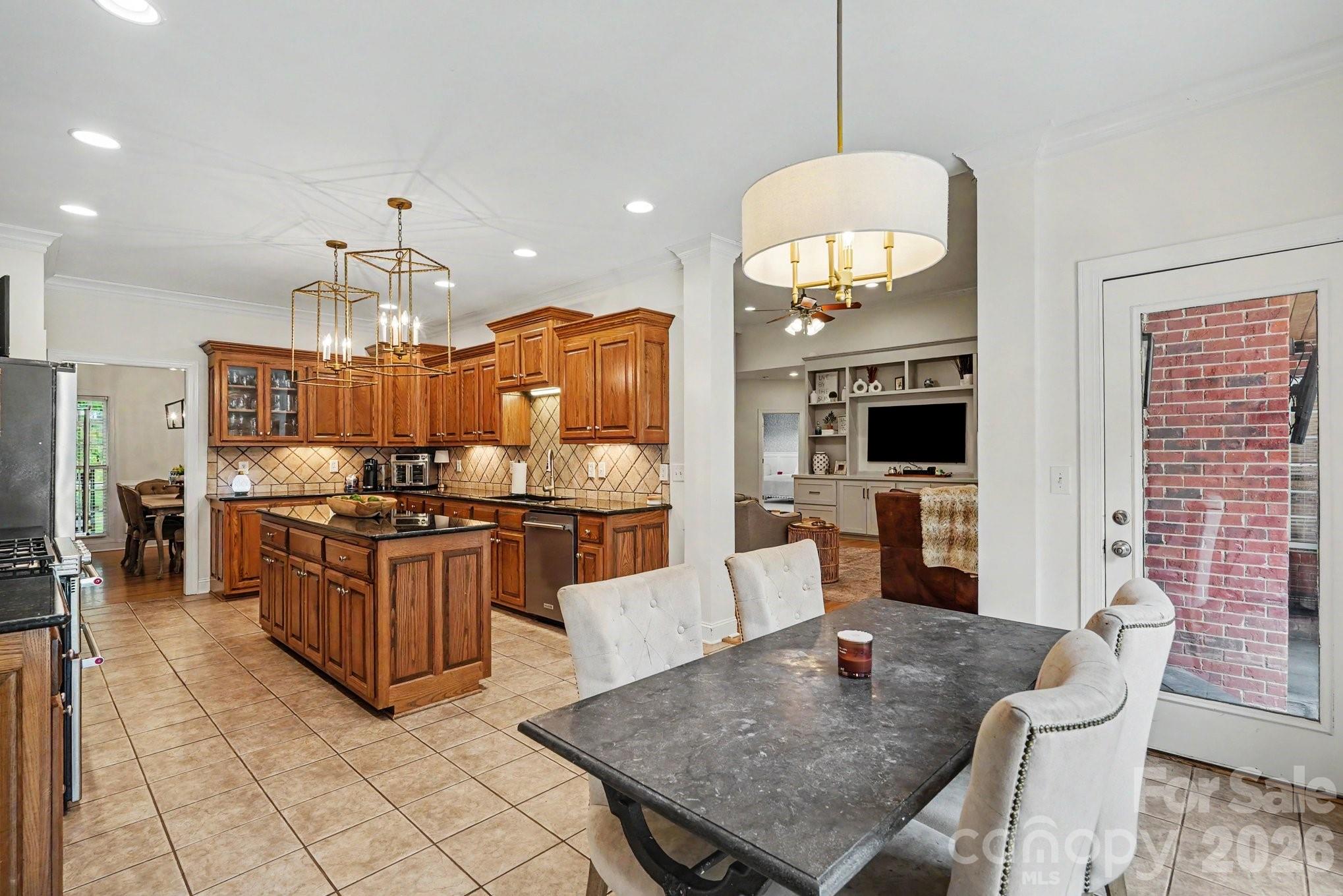 3204 E Lawyers Road — Monroe