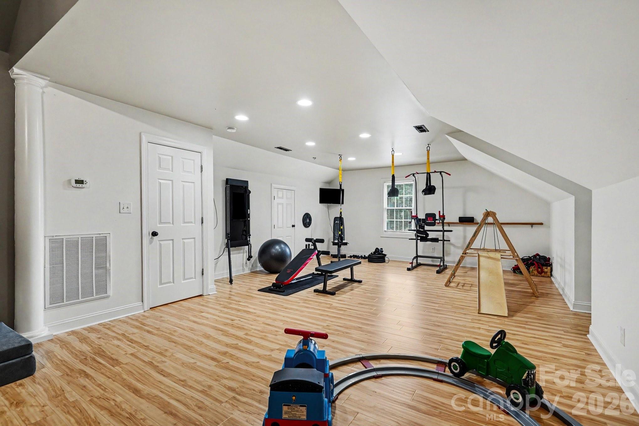 3204 E Lawyers Road — Monroe