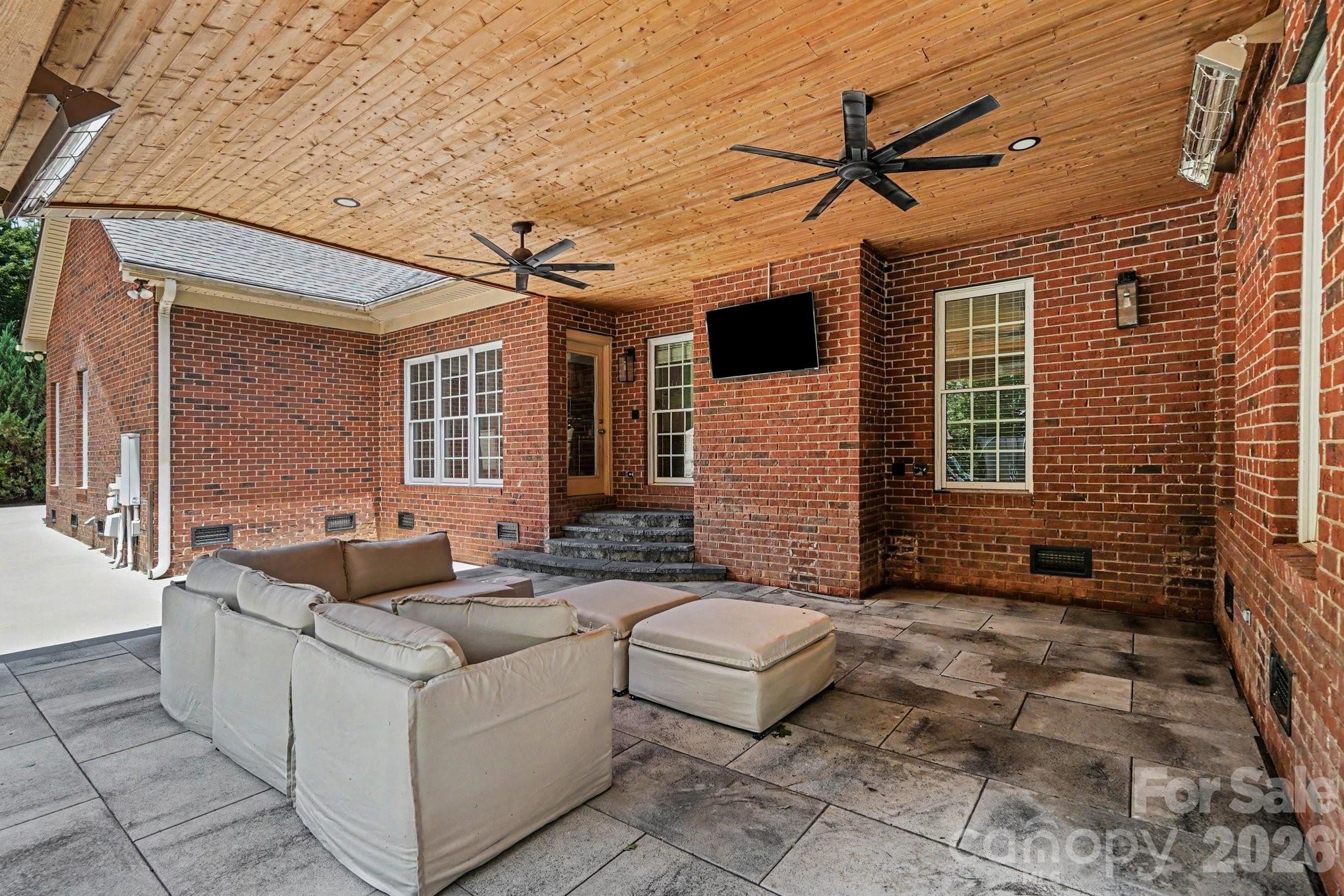 3204 E Lawyers Road — Monroe