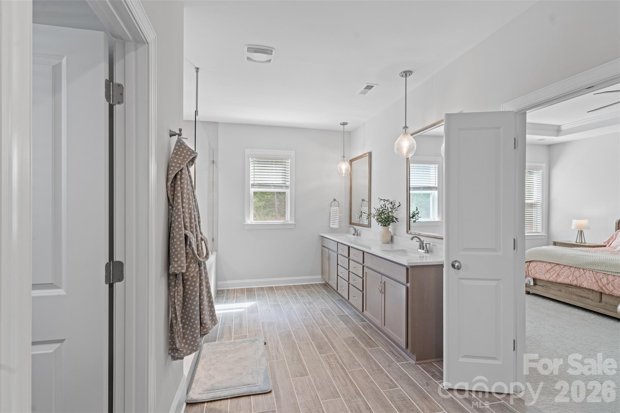 1390 Cedardale Lane — Denver