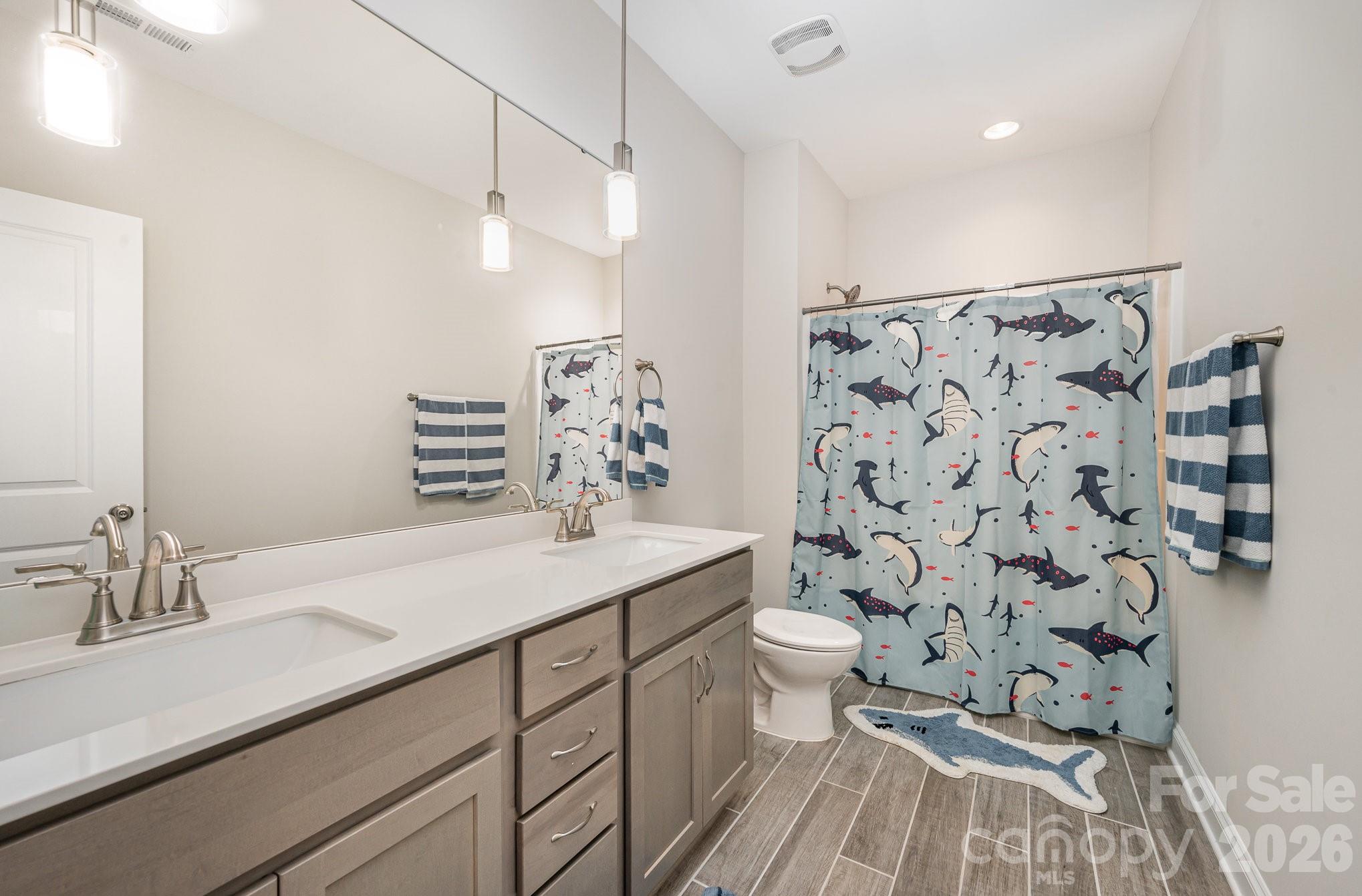 1390 Cedardale Lane — Denver