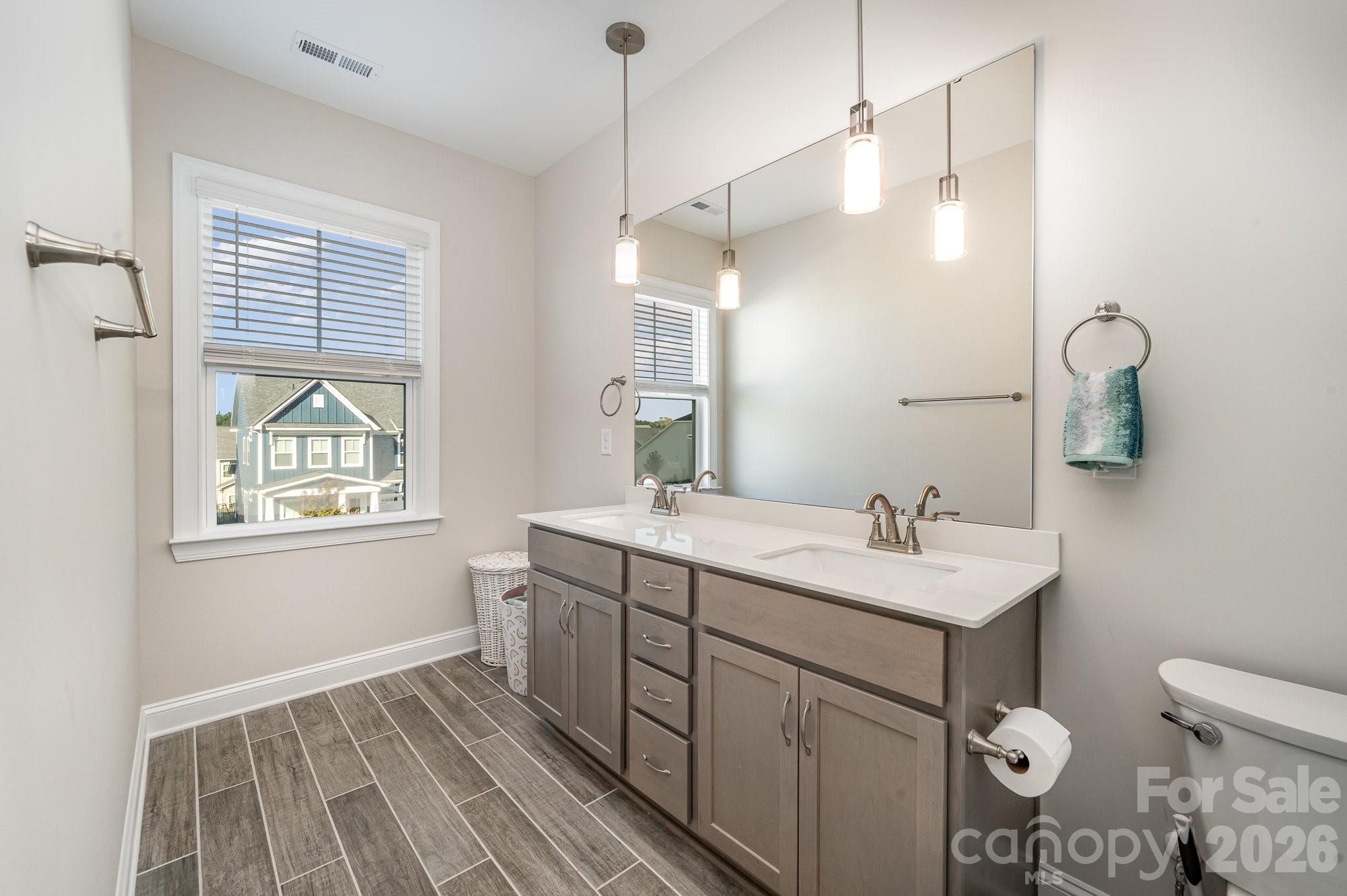 1390 Cedardale Lane — Denver