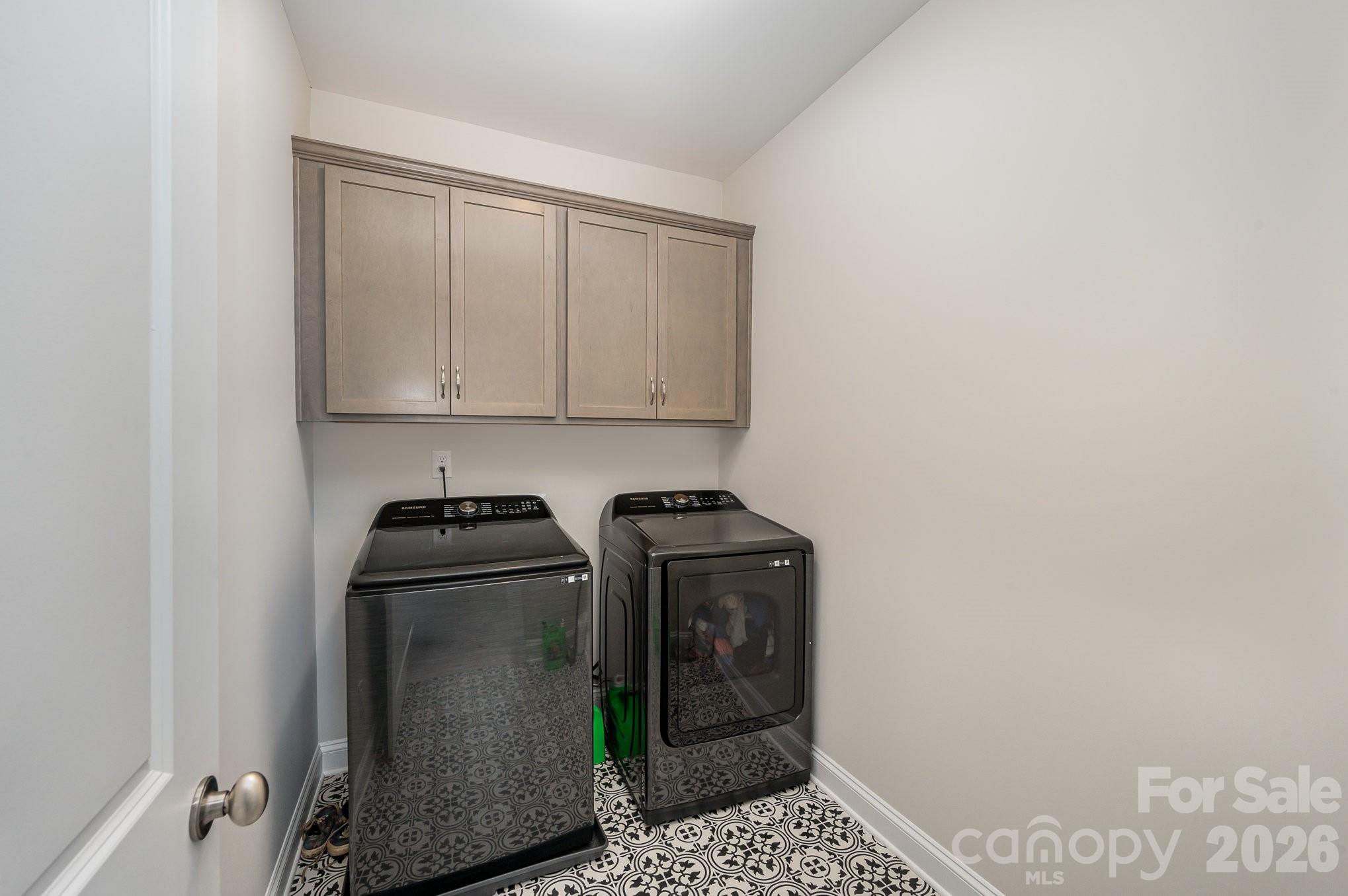 1390 Cedardale Lane — Denver
