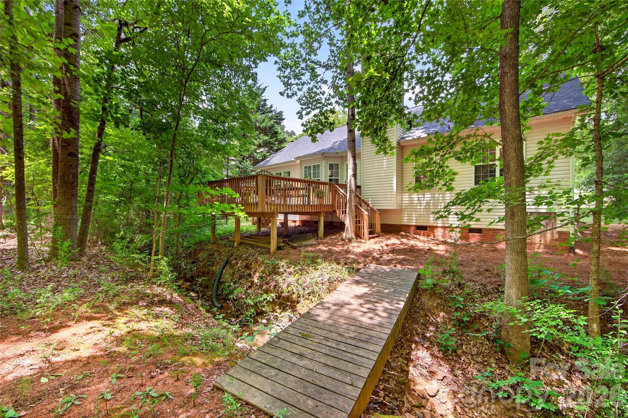 8121 Poplar Grove Circle — Waxhaw