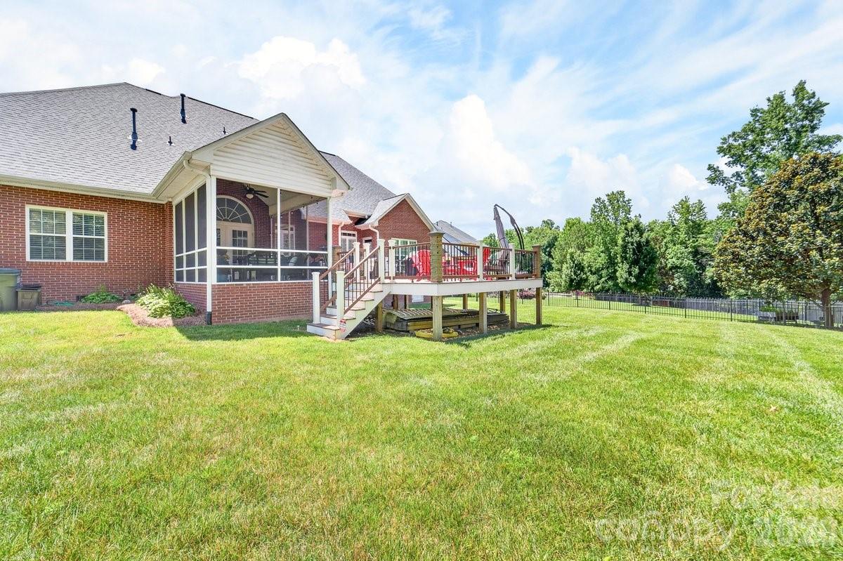 5633 Old Town Lane — Gastonia