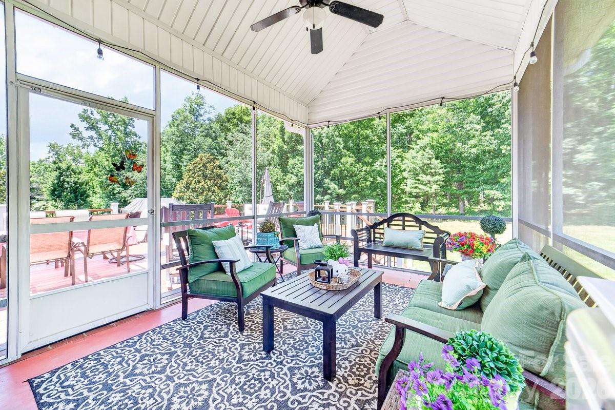 5633 Old Town Lane — Gastonia