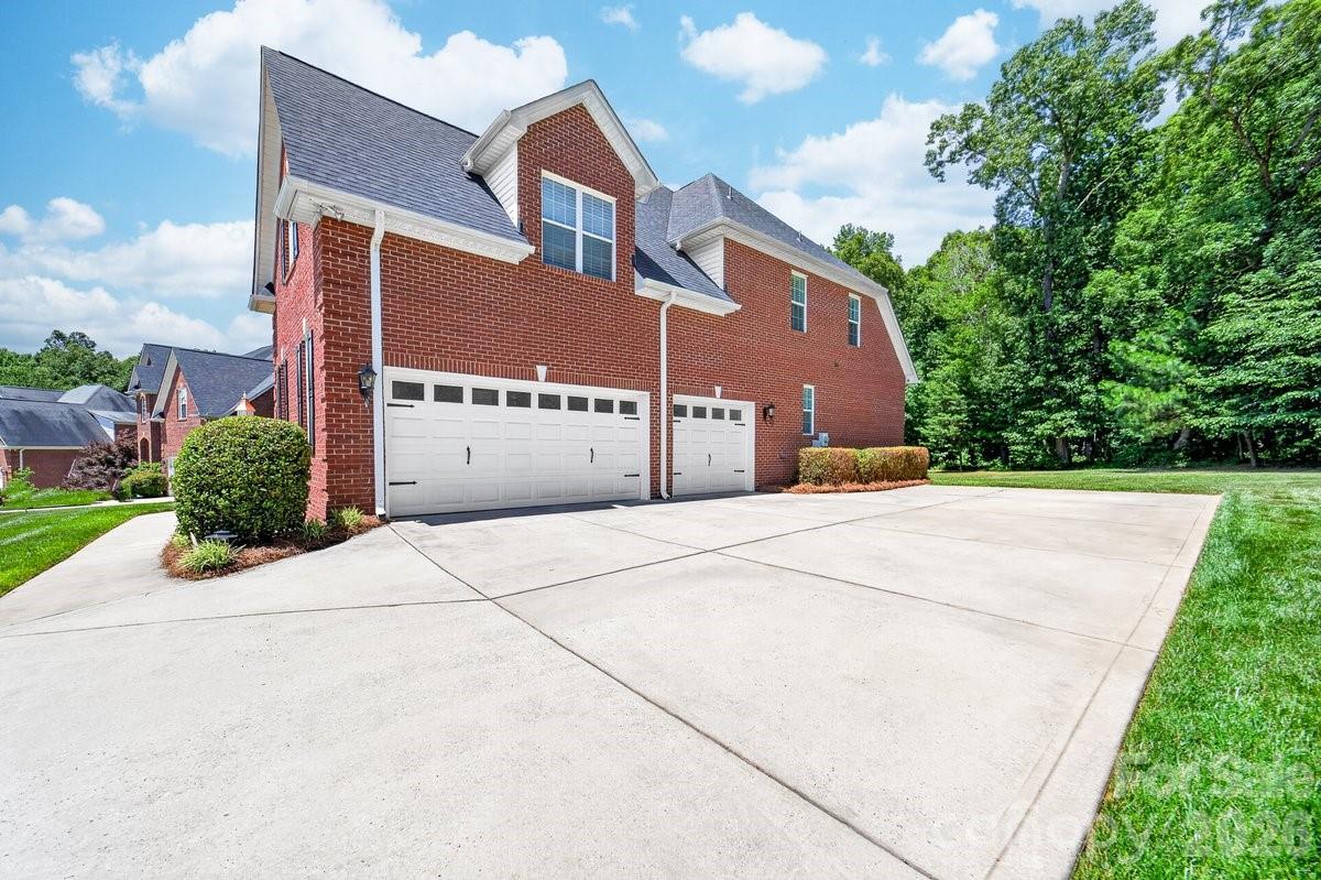 5633 Old Town Lane — Gastonia