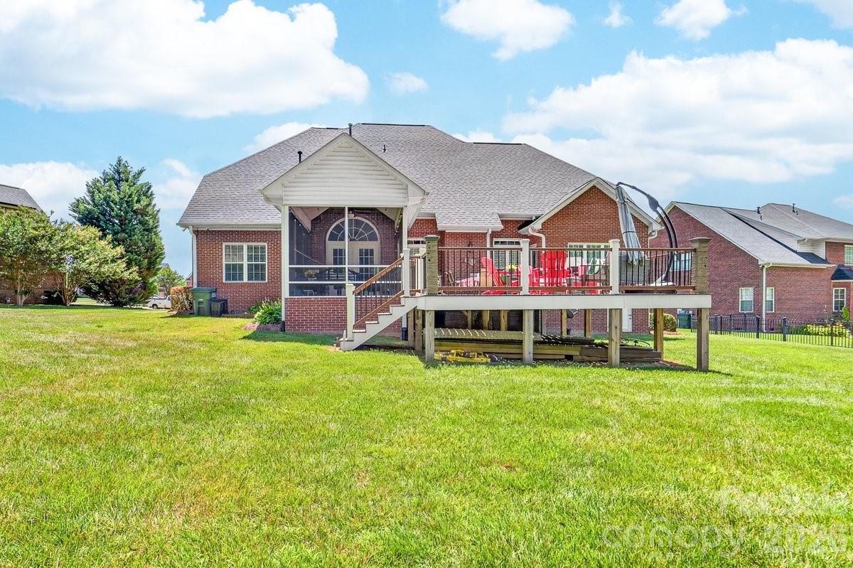 5633 Old Town Lane — Gastonia