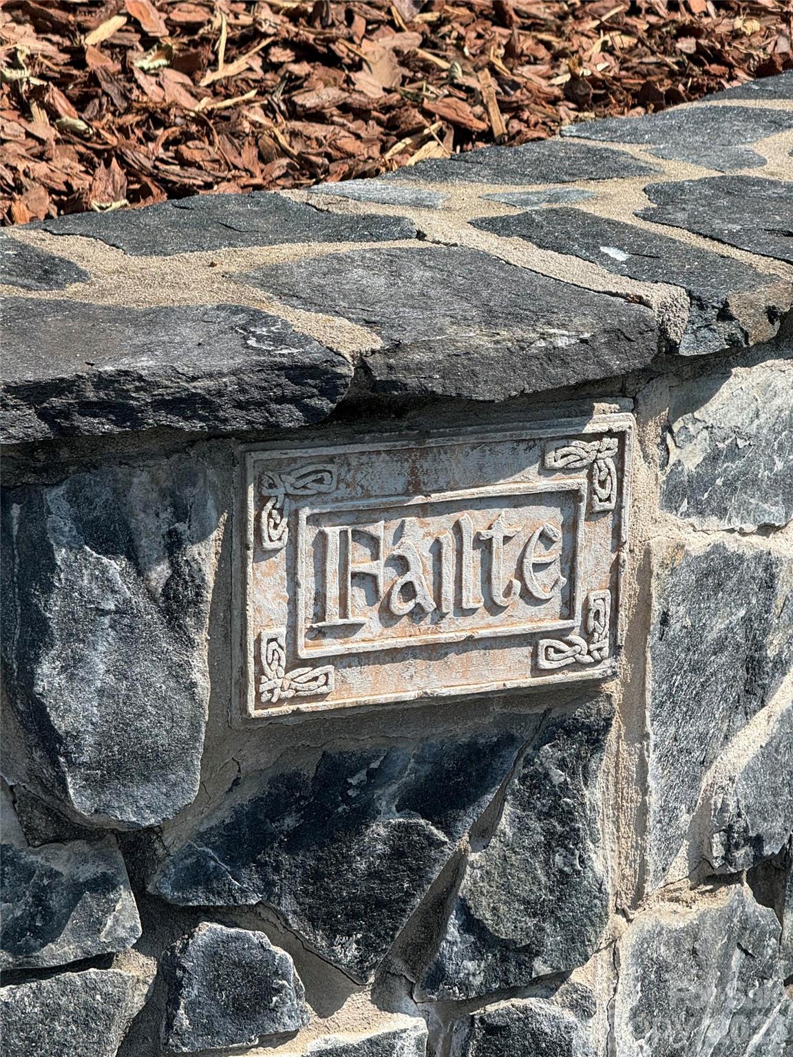 195 Oak Lane — Mars Hill