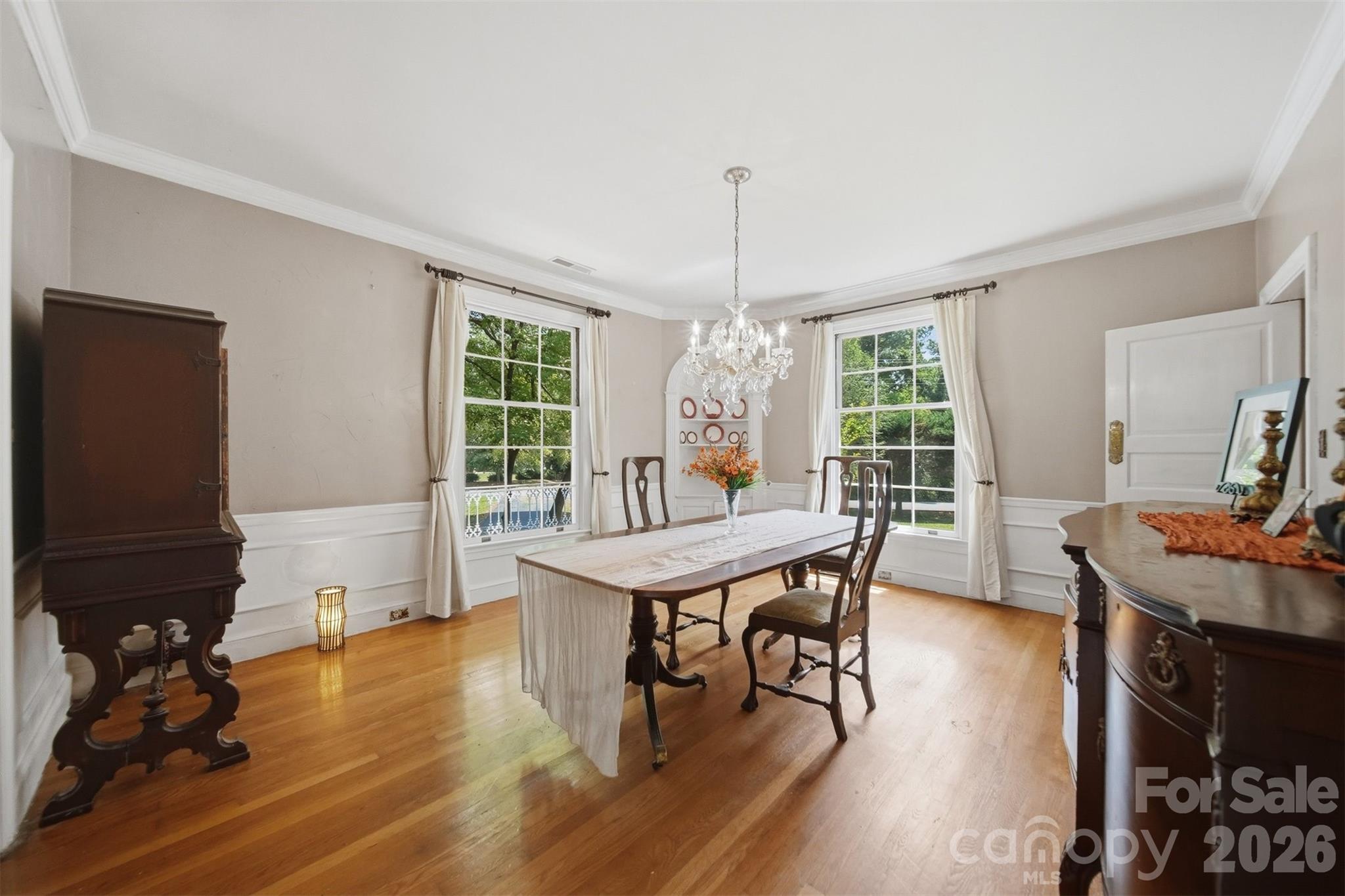 826 S College Avenue — Newton
