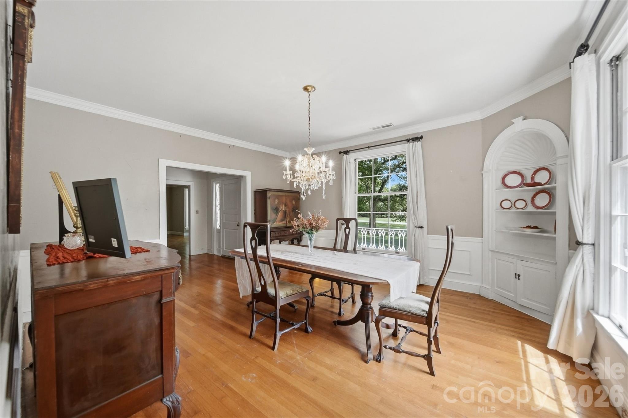 826 S College Avenue — Newton