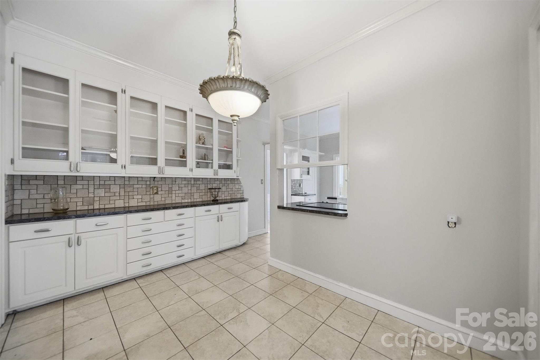826 S College Avenue — Newton