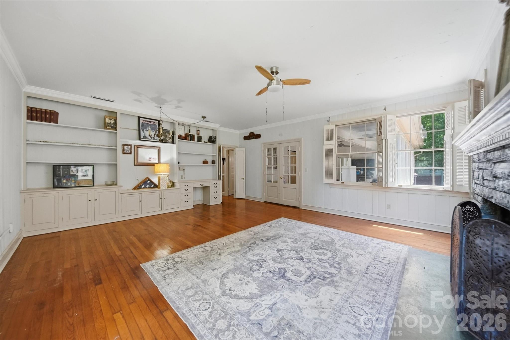 826 S College Avenue — Newton