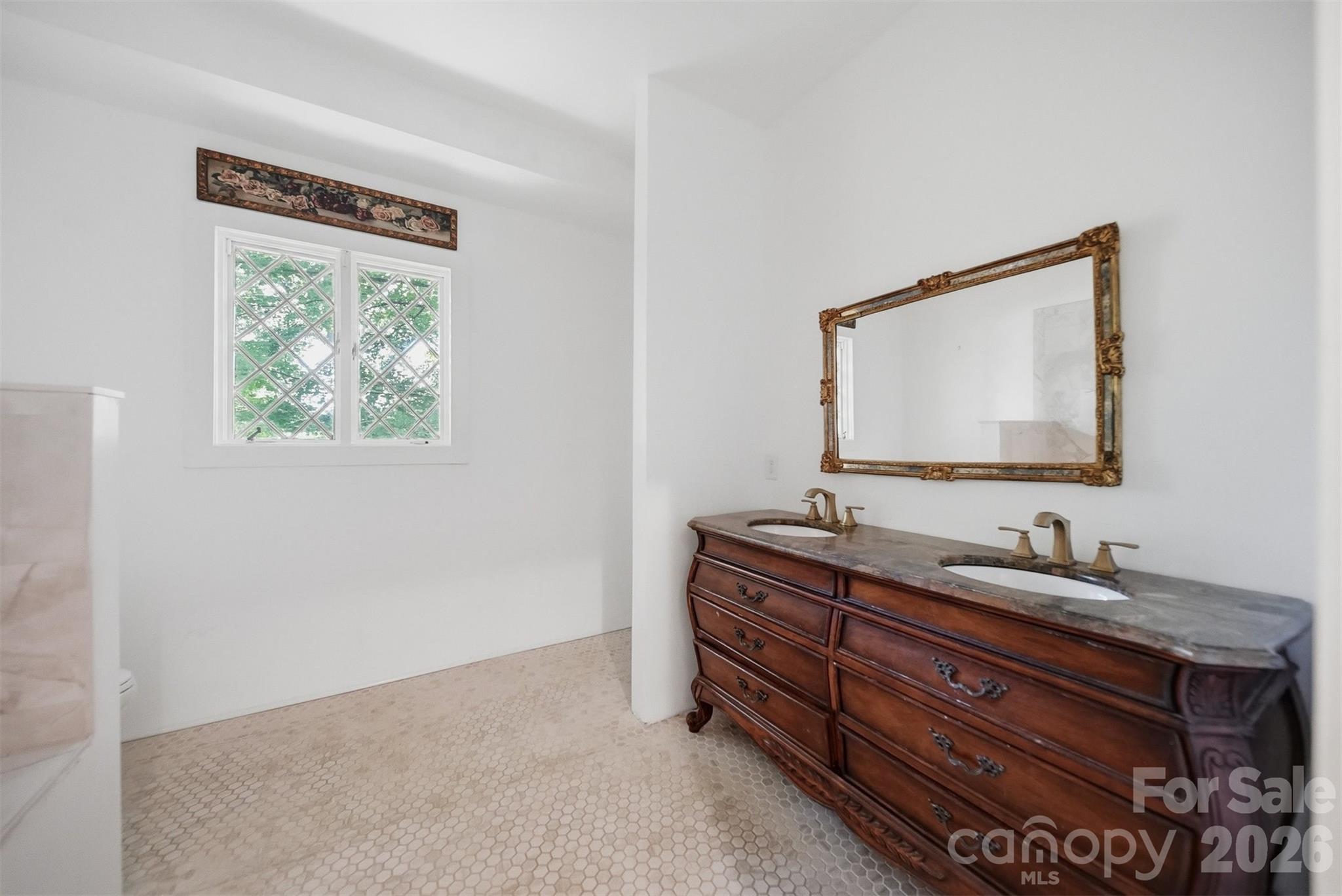 826 S College Avenue — Newton