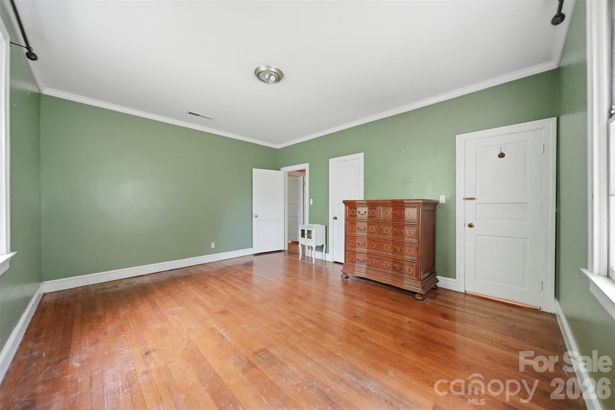 826 S College Avenue — Newton