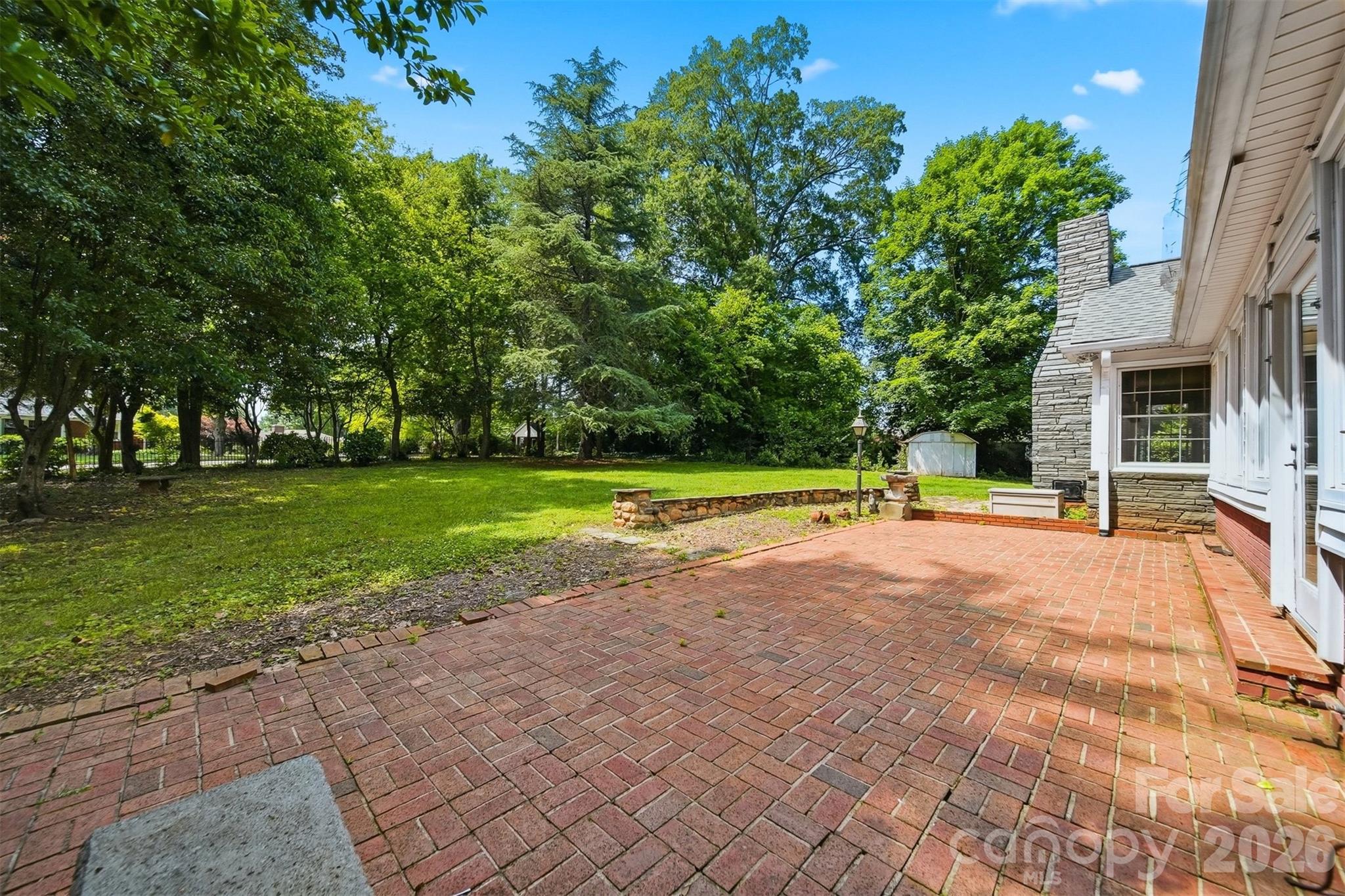 826 S College Avenue — Newton
