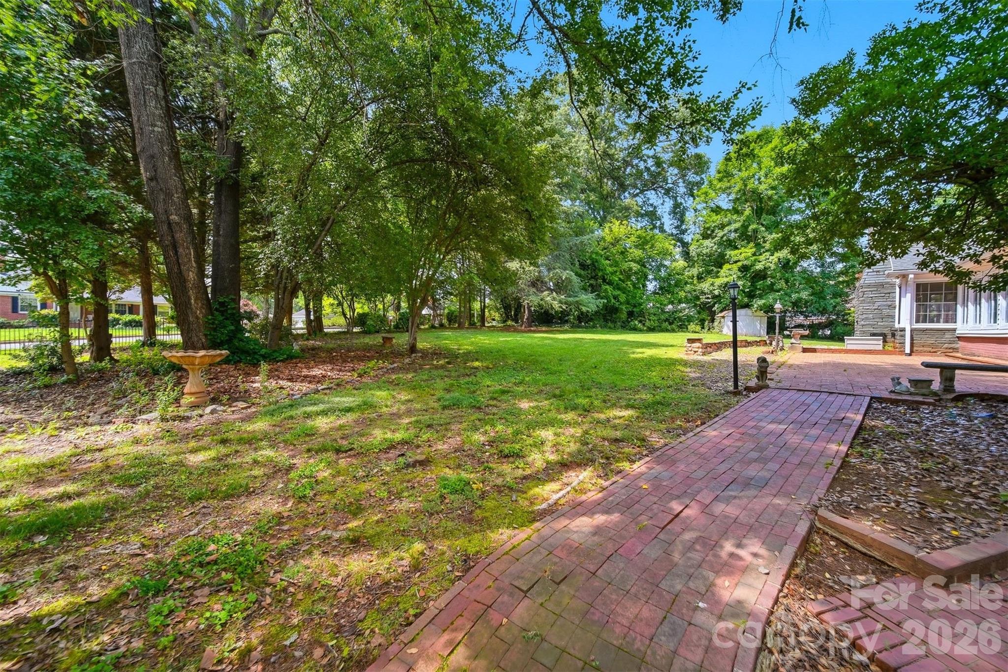826 S College Avenue — Newton