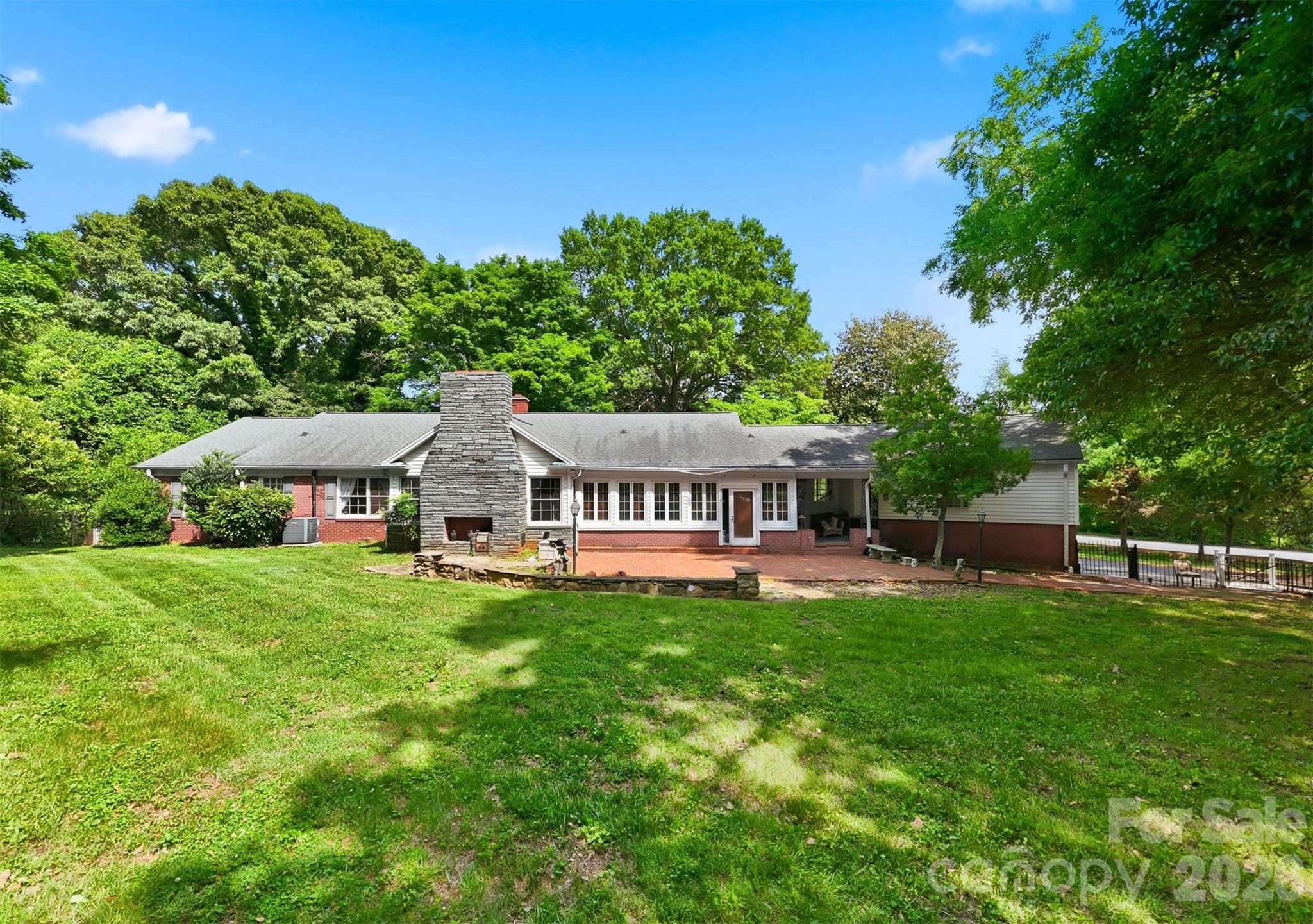 826 S College Avenue — Newton
