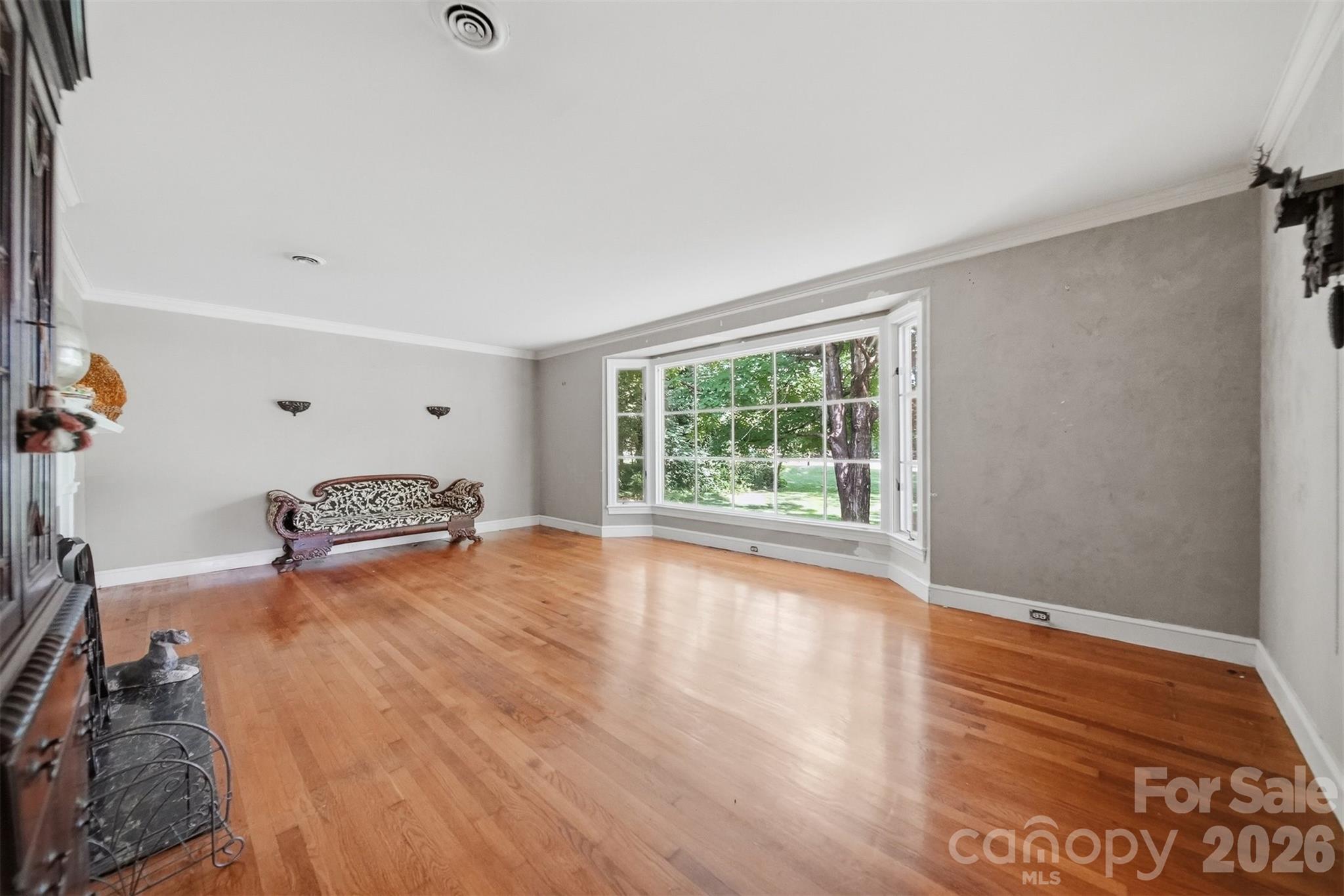 826 S College Avenue — Newton