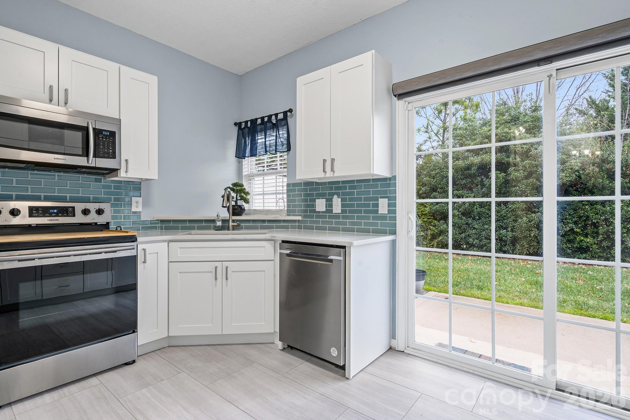 2737 Mill Valley Court — Matthews