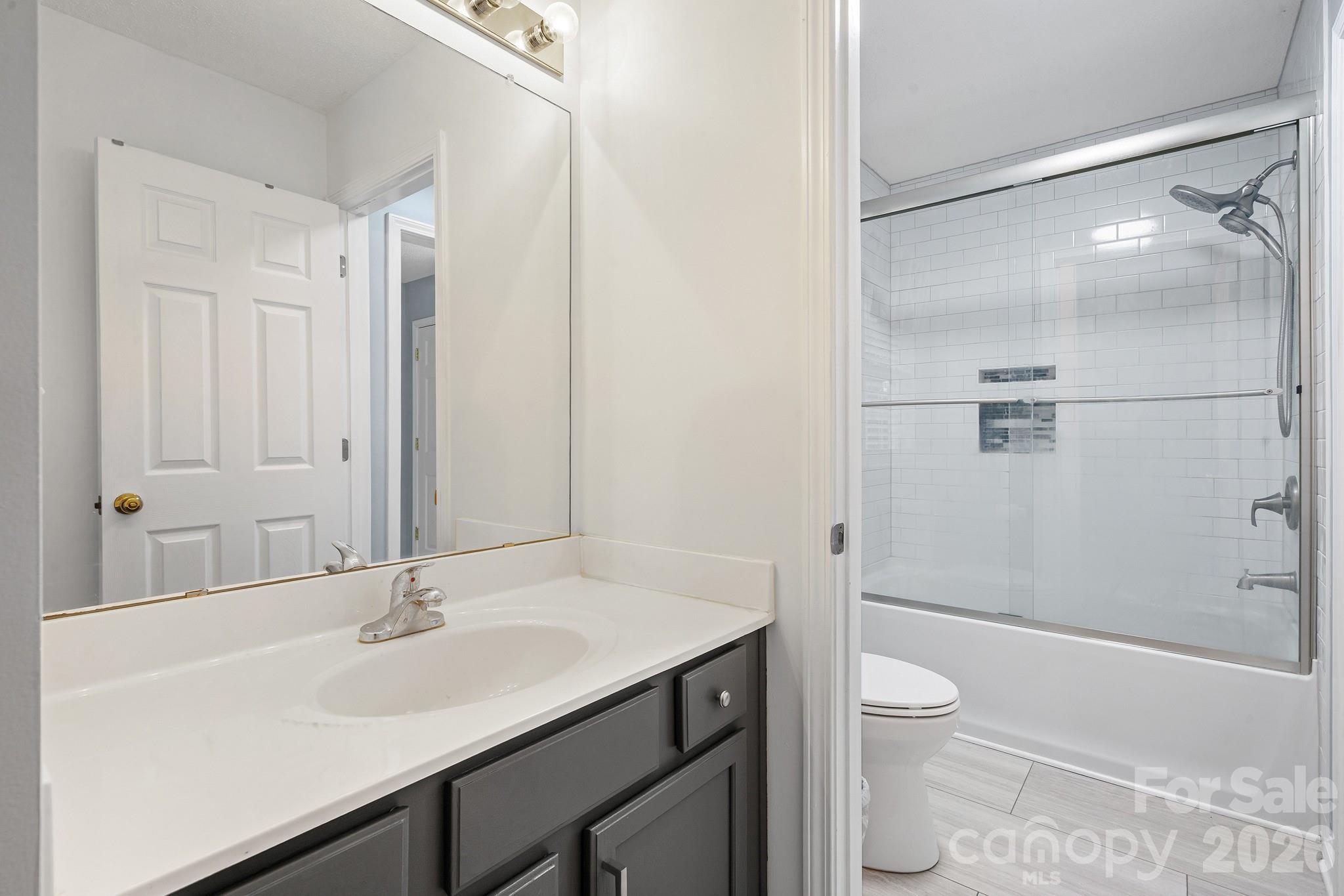 2737 Mill Valley Court — Matthews
