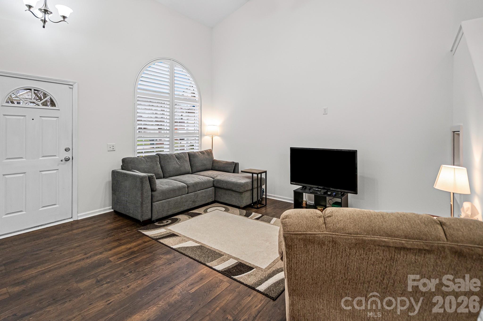 2737 Mill Valley Court — Matthews